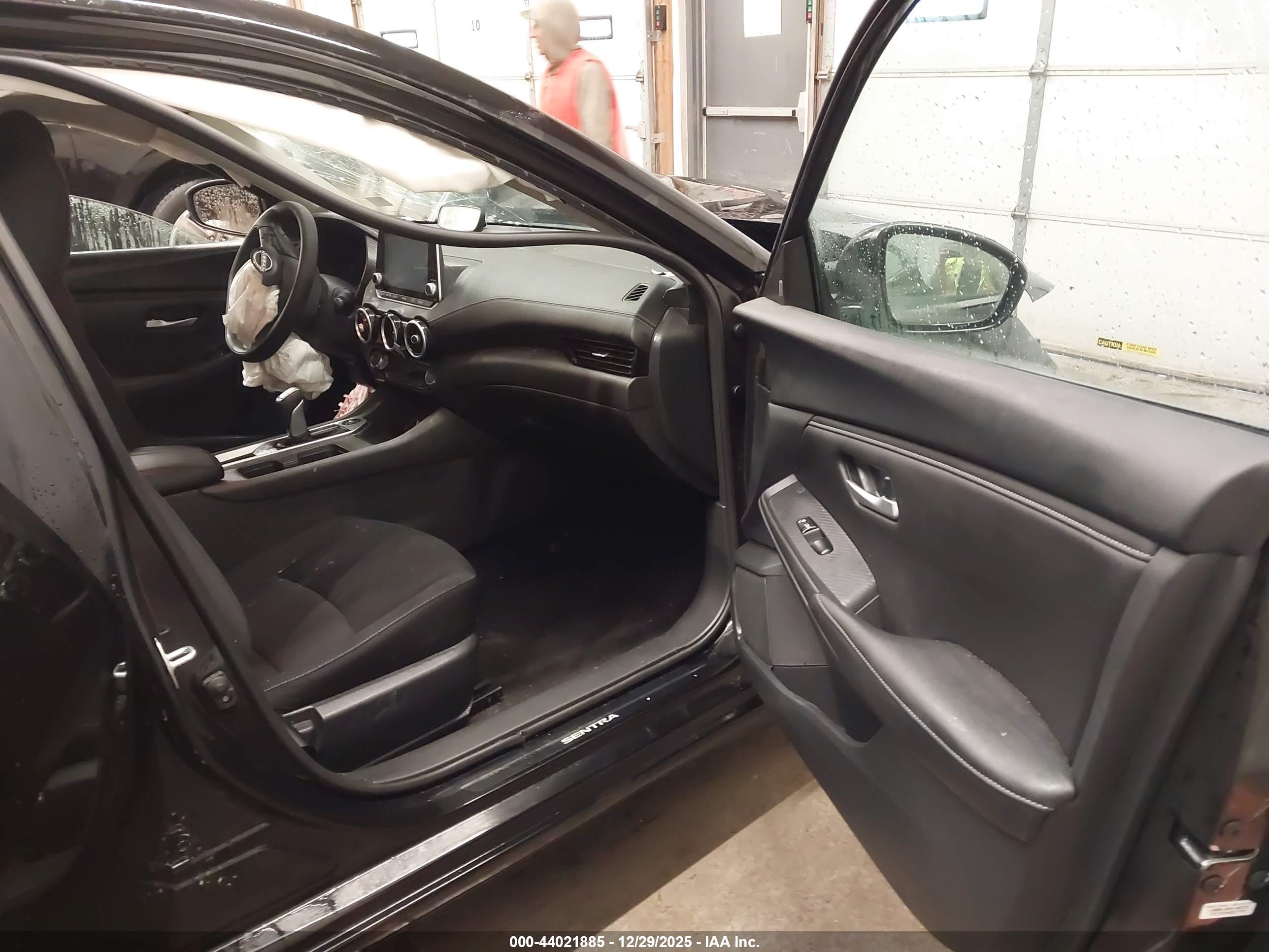 NISSAN SENTRA image 5