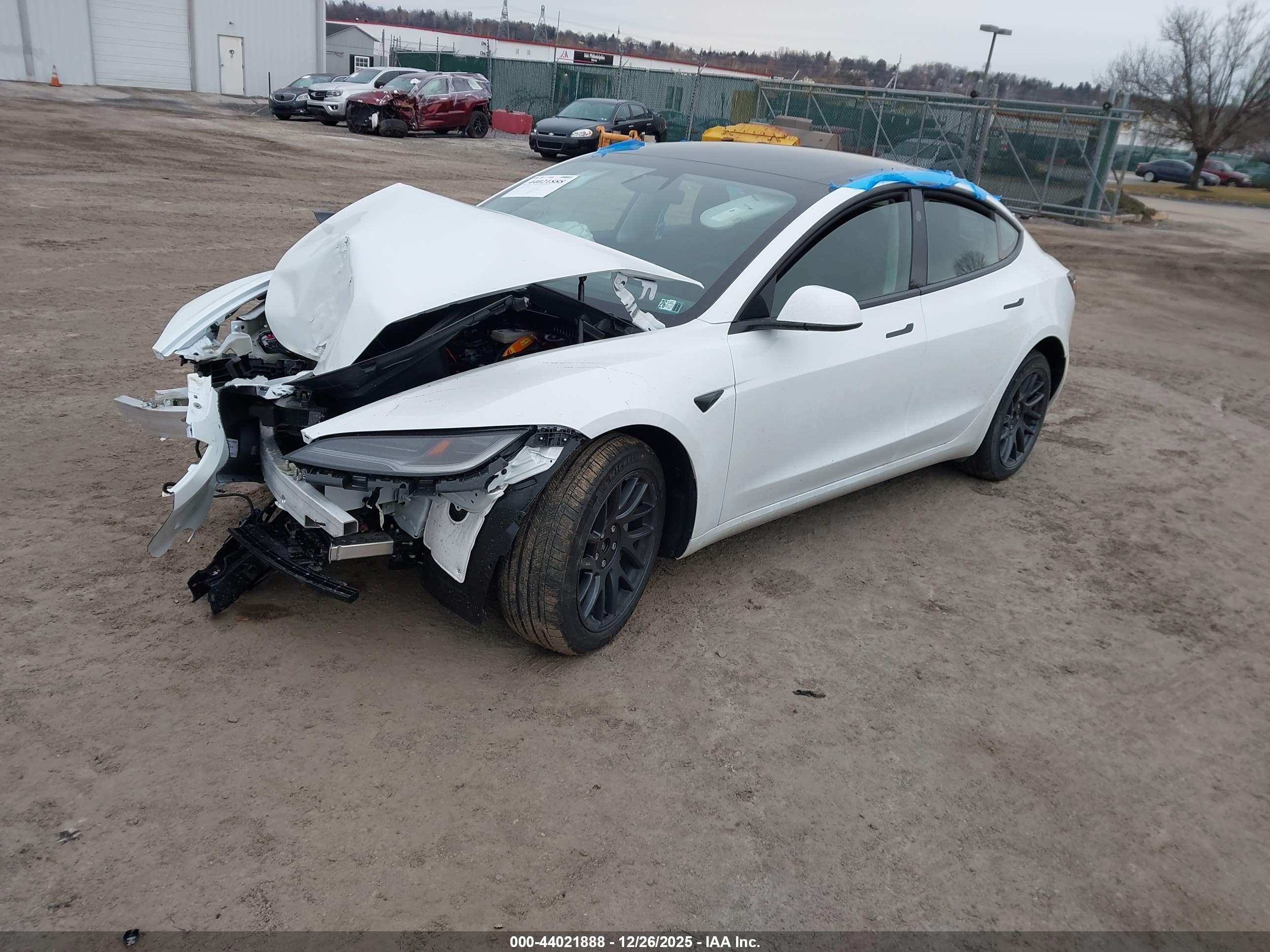 TESLA MODEL image 2