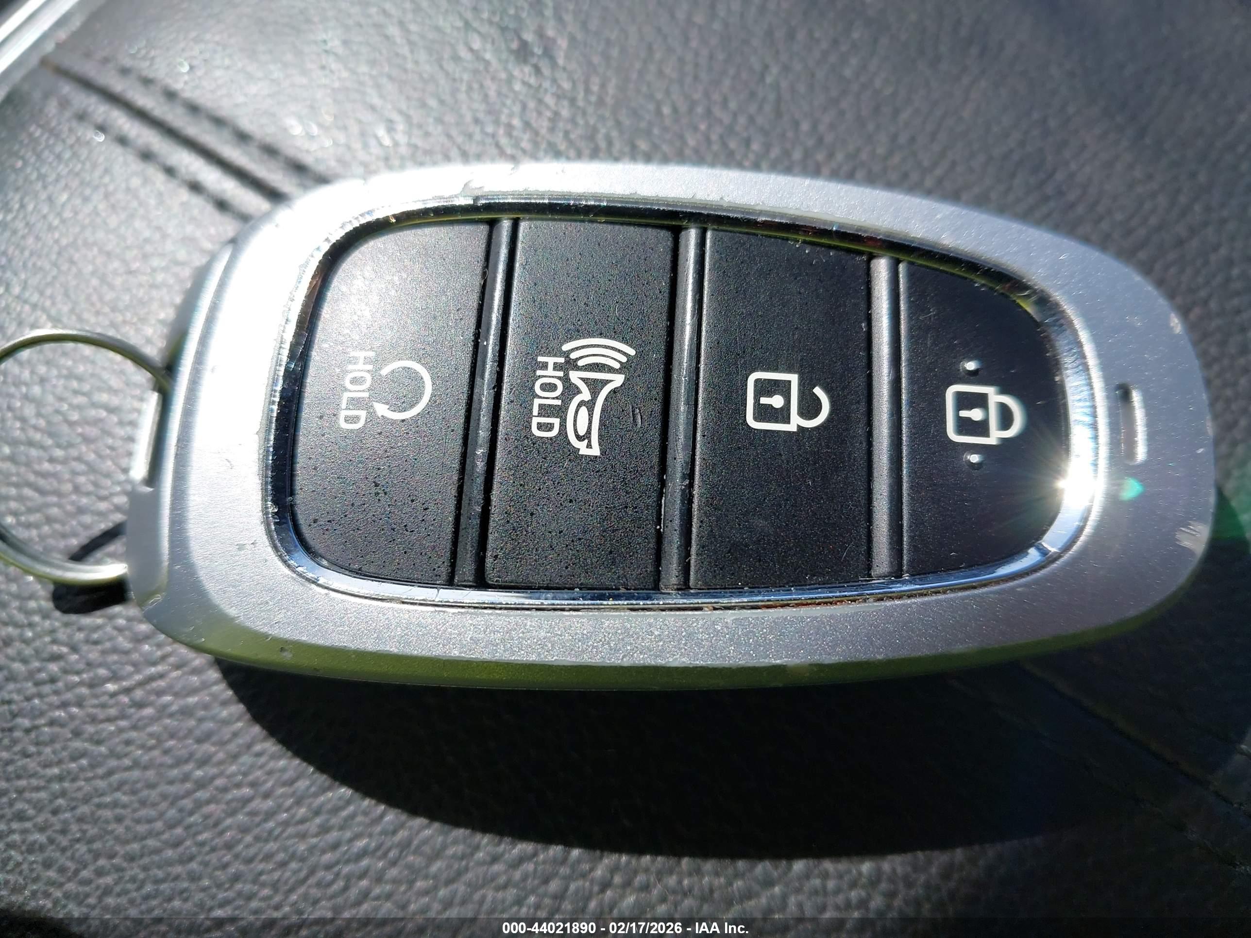 HYUNDAI TUCSON image 11