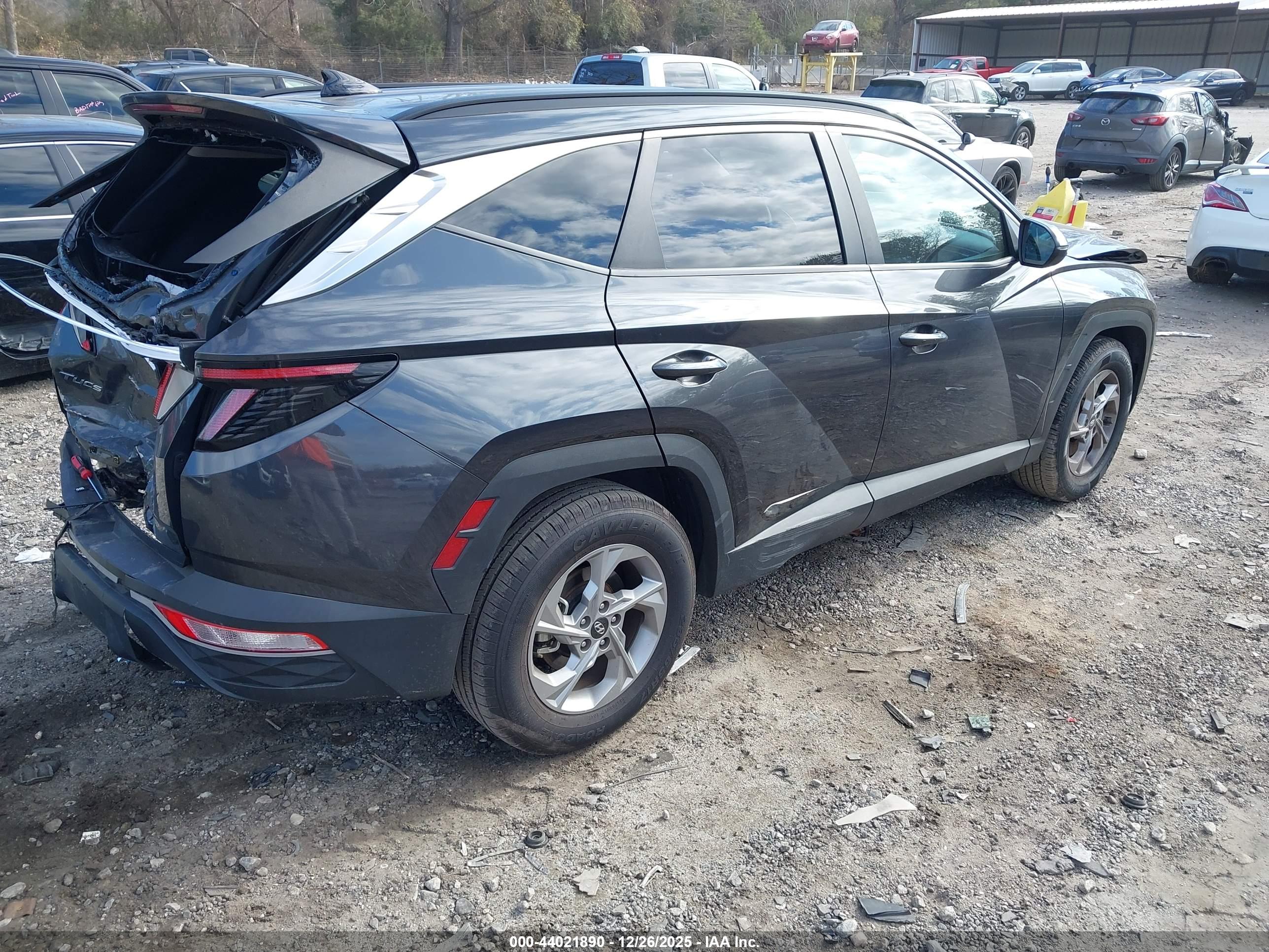 HYUNDAI TUCSON image 4
