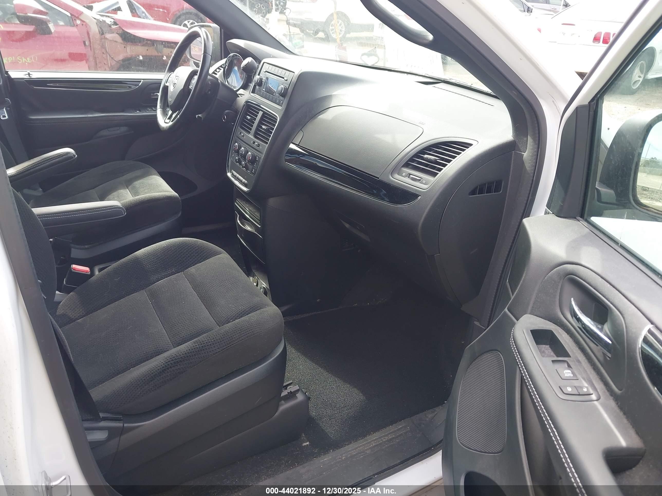 DODGE GRAND image 5