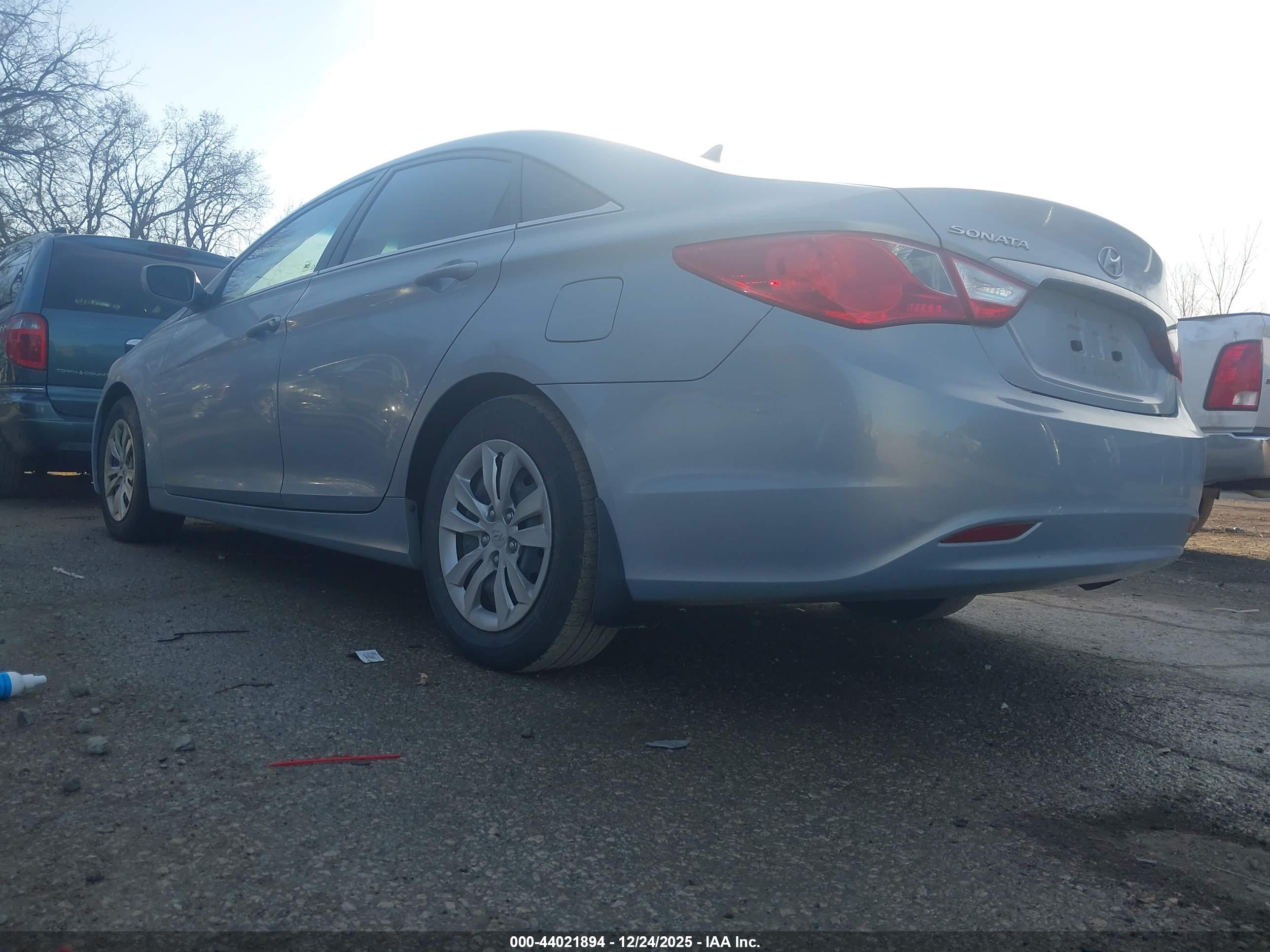 HYUNDAI SONATA image 3