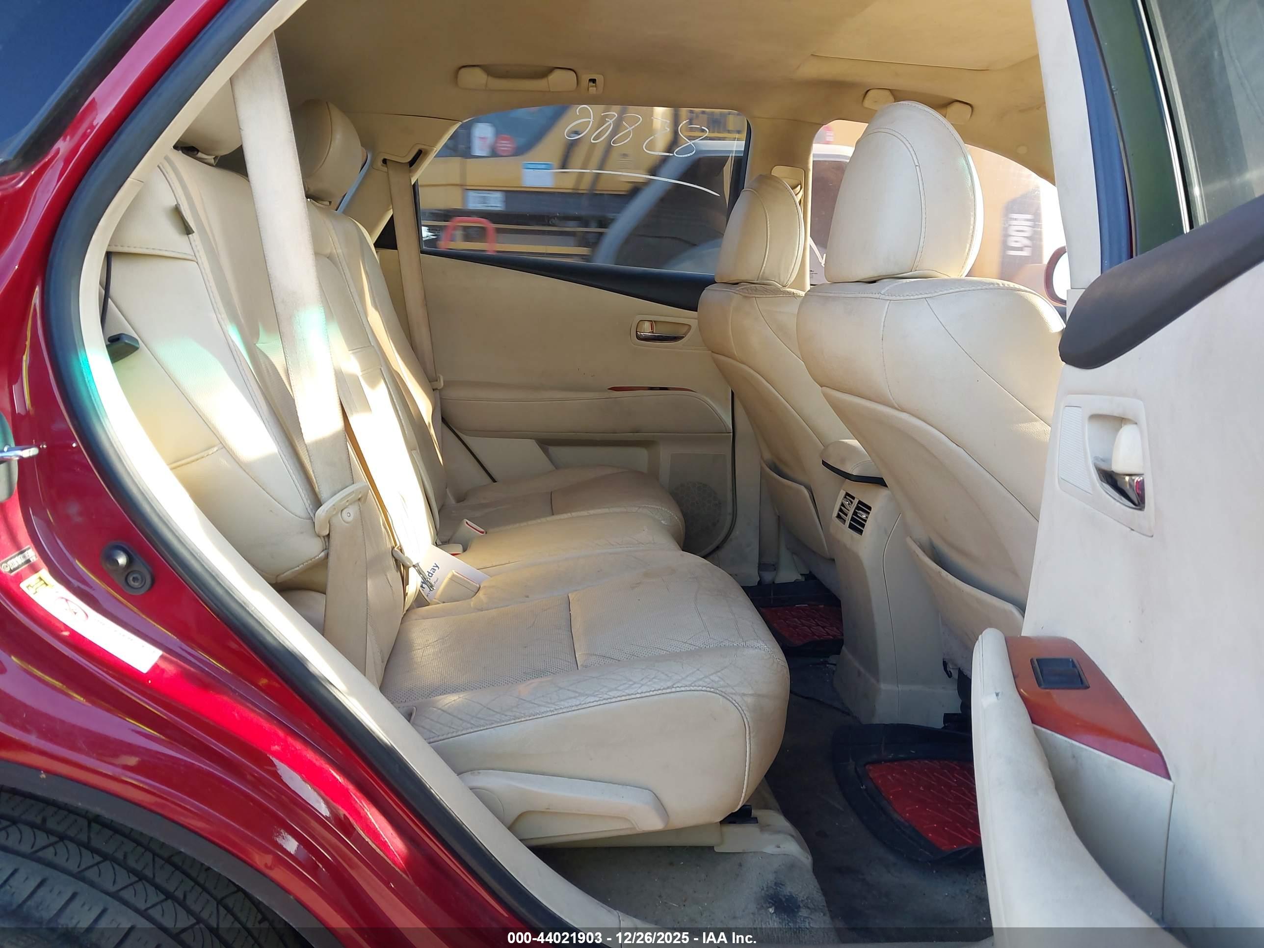 LEXUS RX image 8