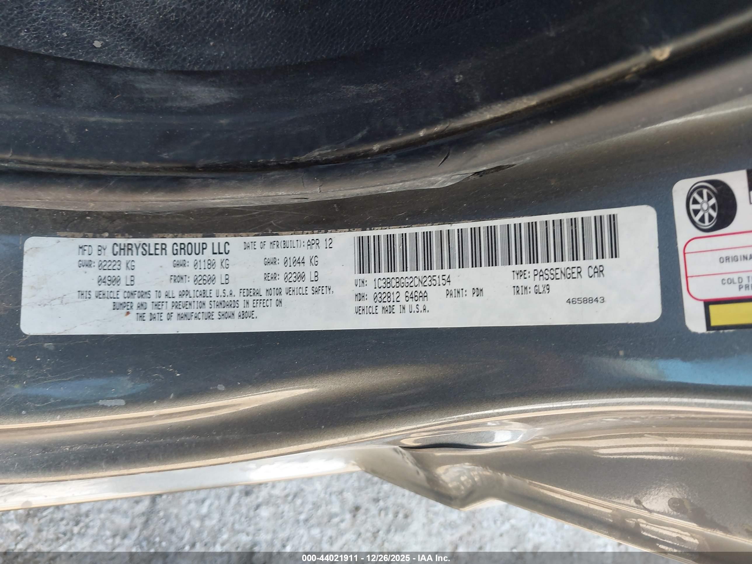 CHRYSLER 200 image 9