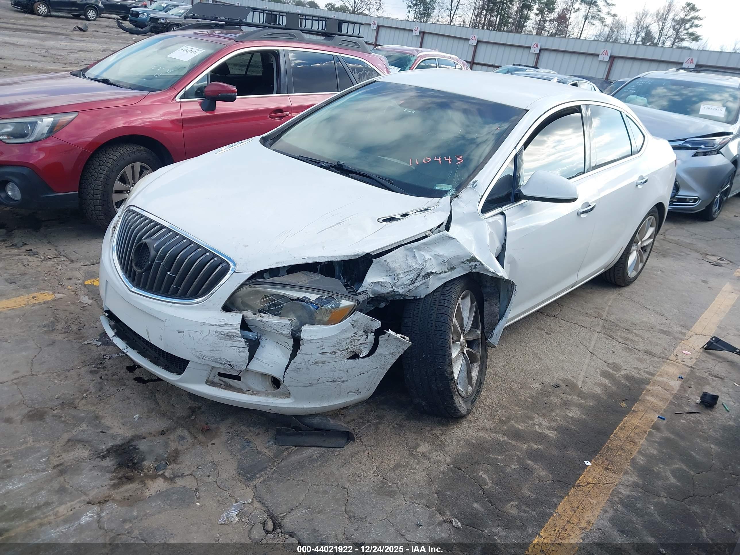 BUICK VERANO image 2