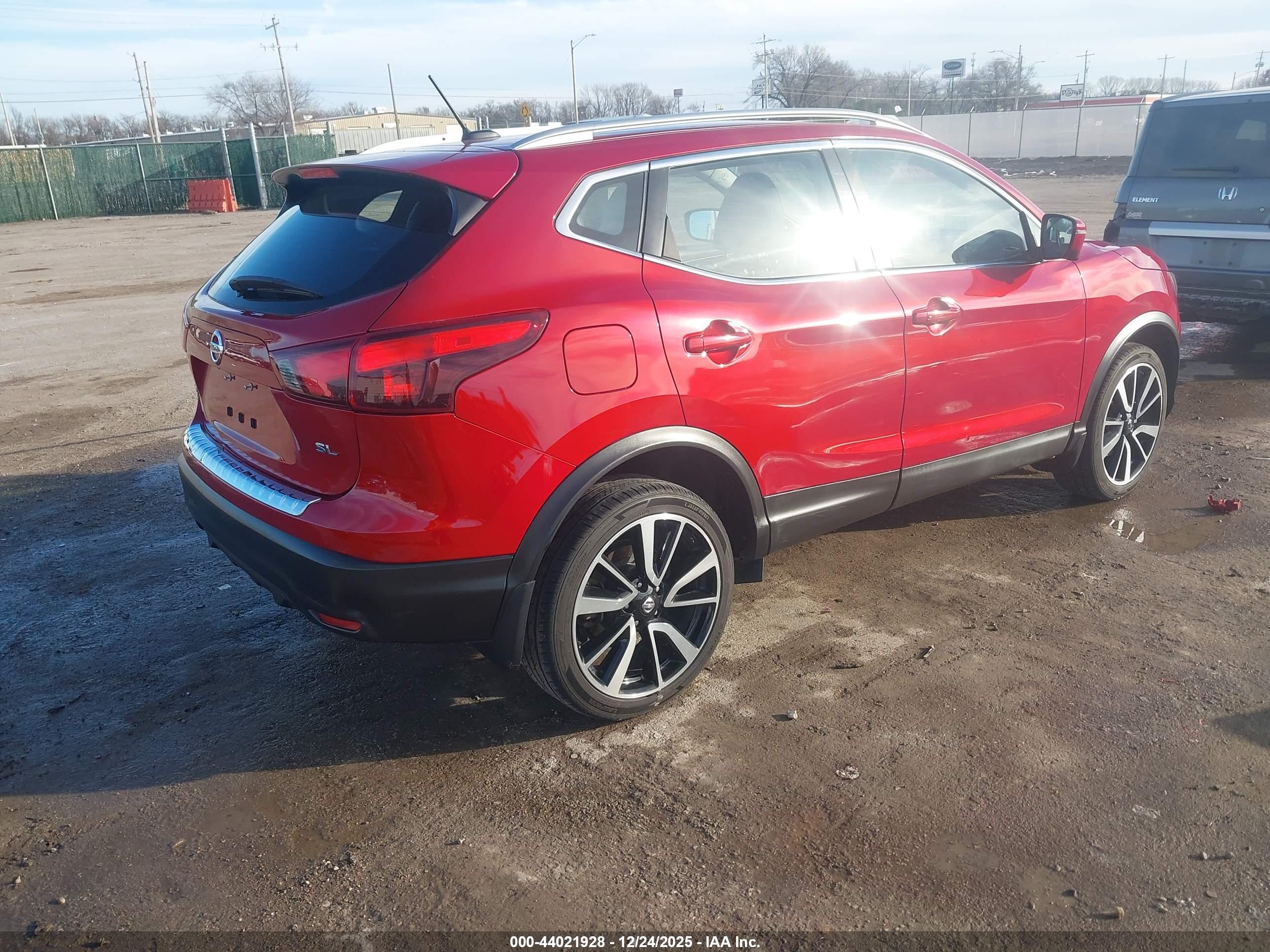 NISSAN ROGUE image 4