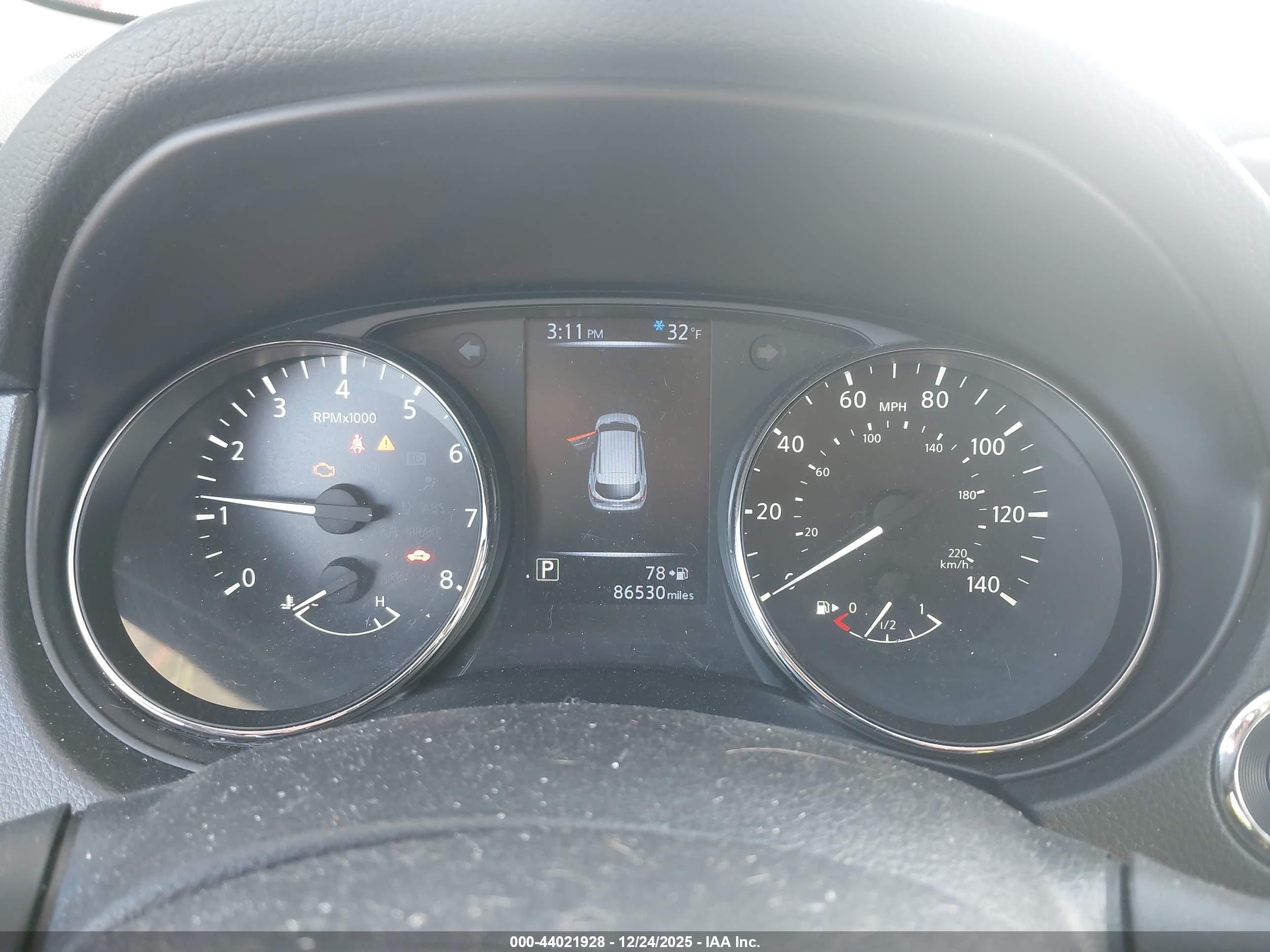 NISSAN ROGUE image 7