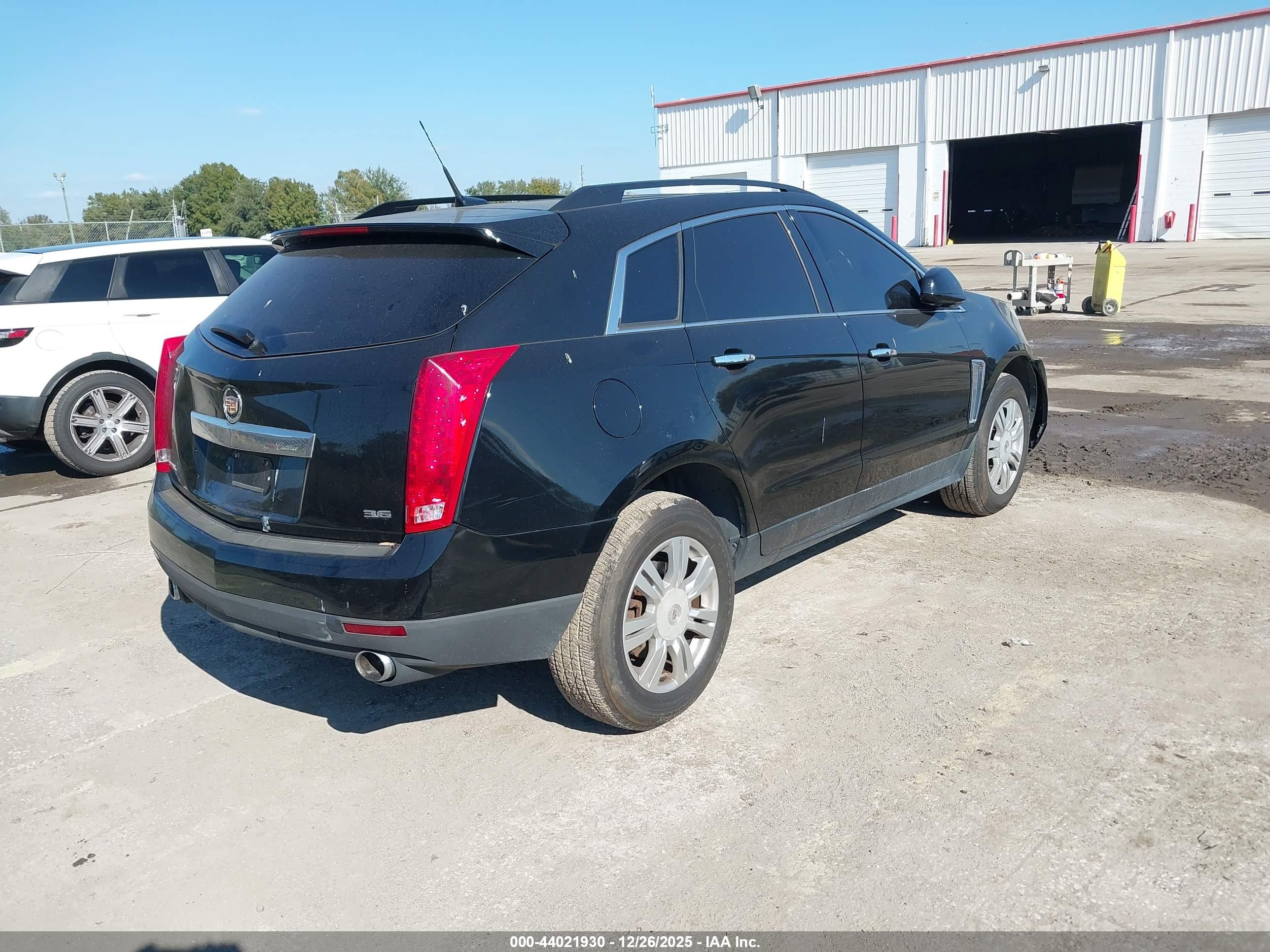 CADILLAC SRX image 4