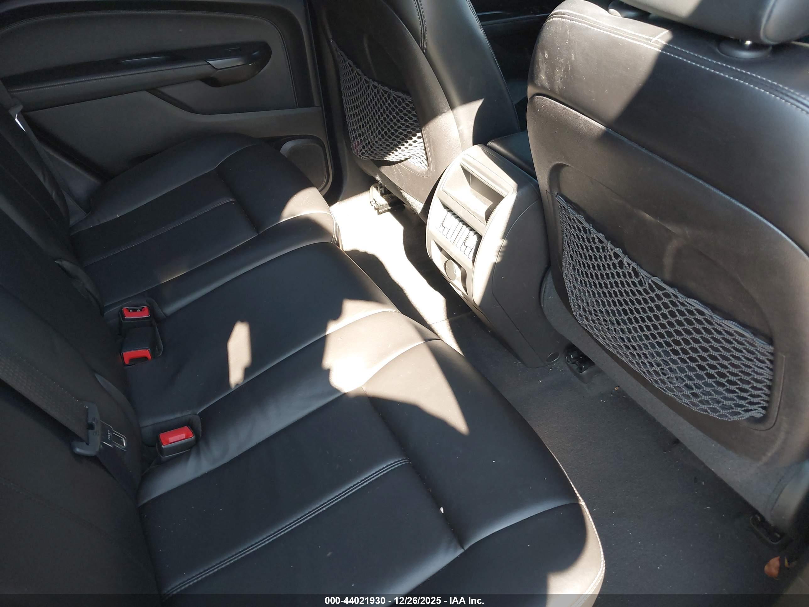 CADILLAC SRX image 8