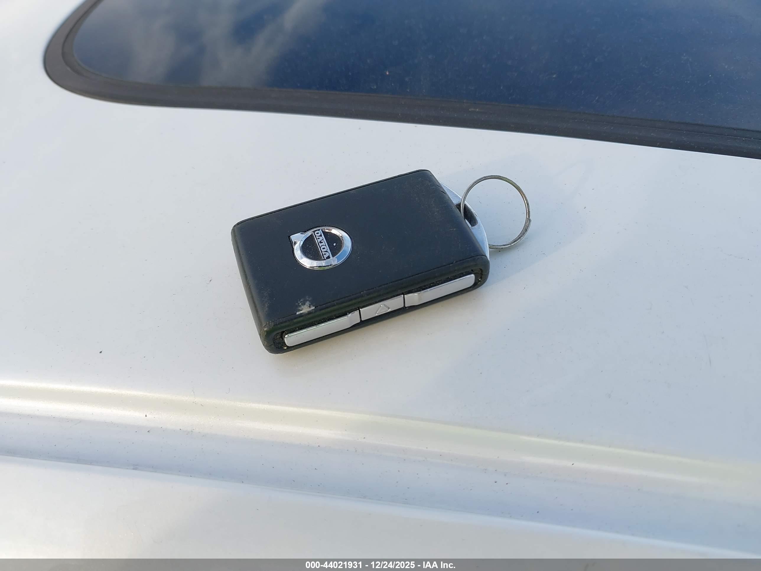 VOLVO S90 image 11