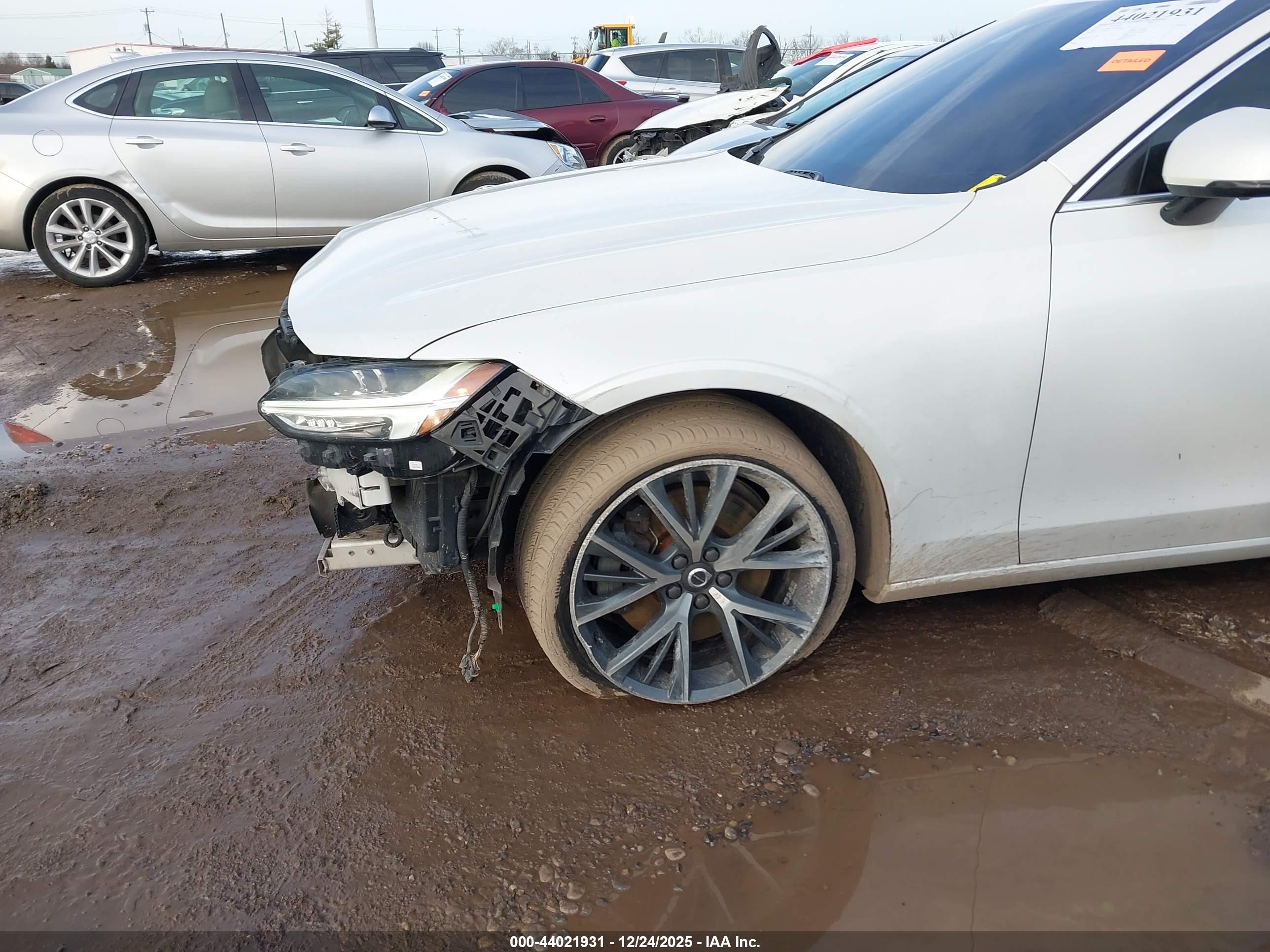 VOLVO S90 image 6