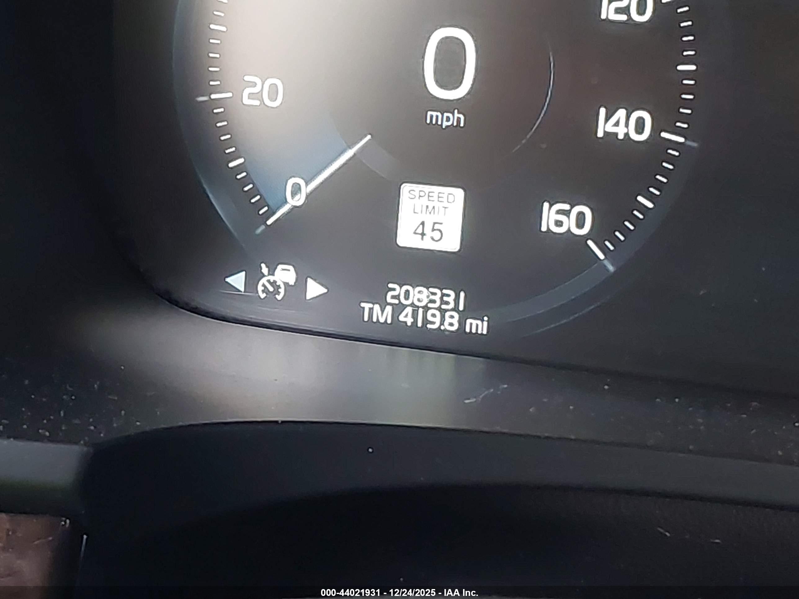 VOLVO S90 image 7