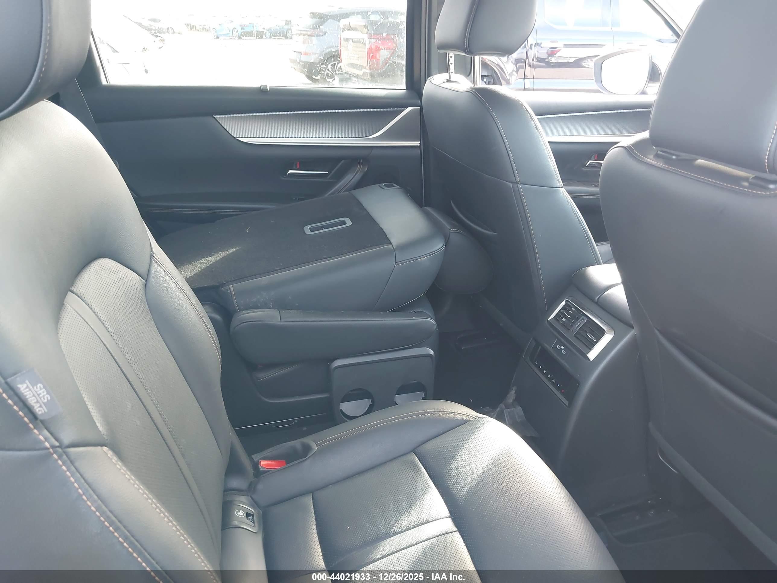 MAZDA CX-90 image 8
