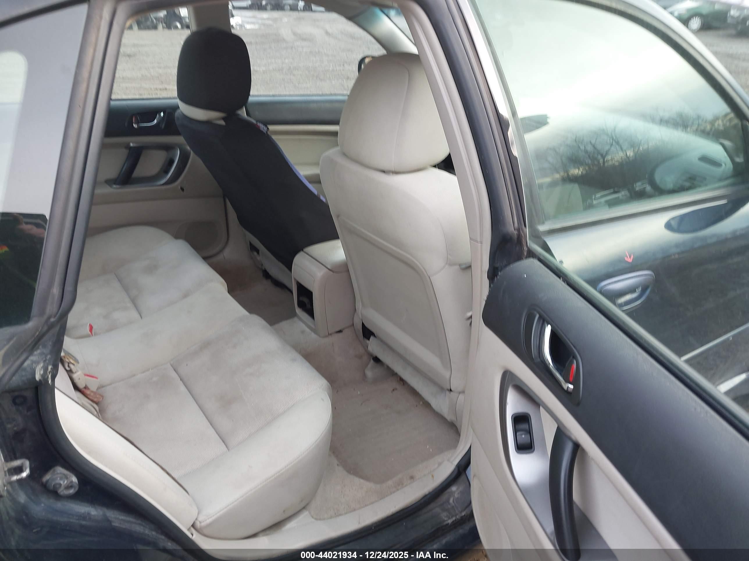 SUBARU LEGACY image 8