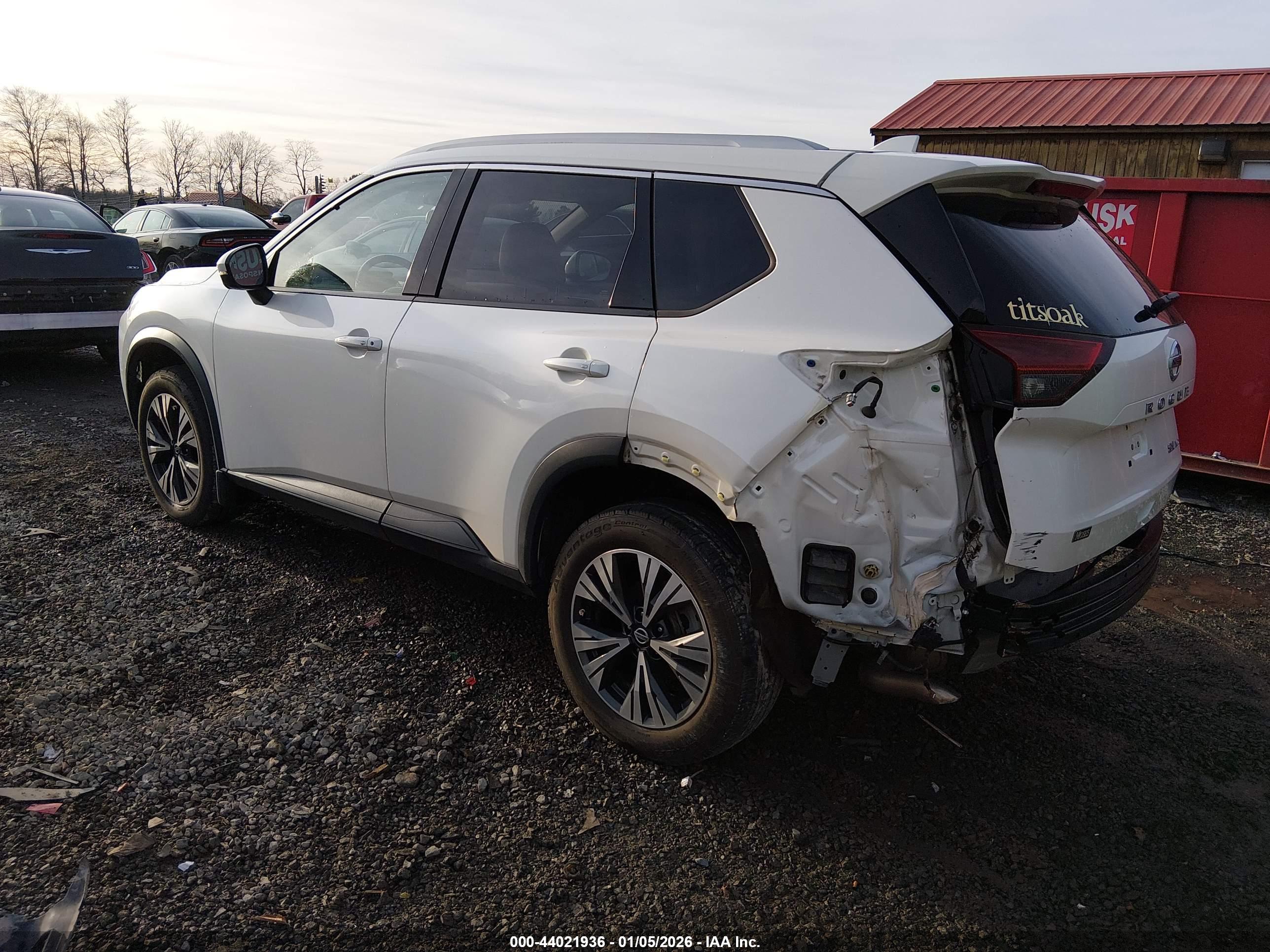 NISSAN ROGUE image 3