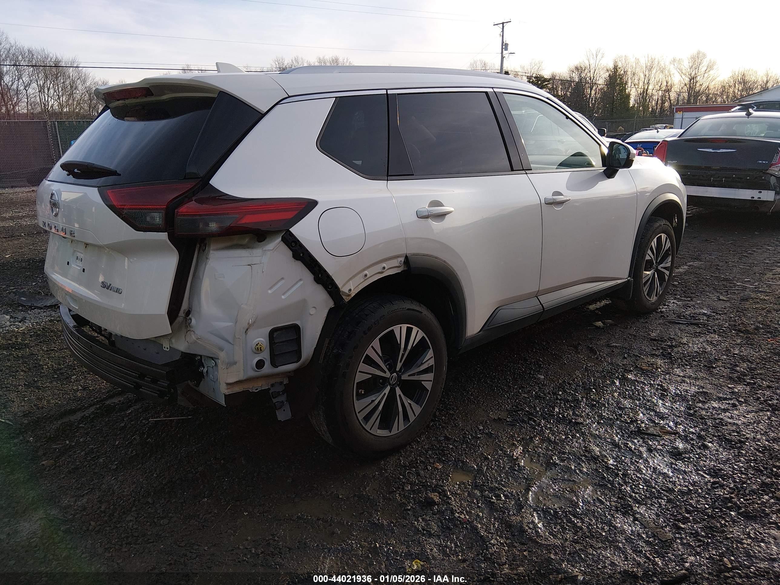 NISSAN ROGUE image 4