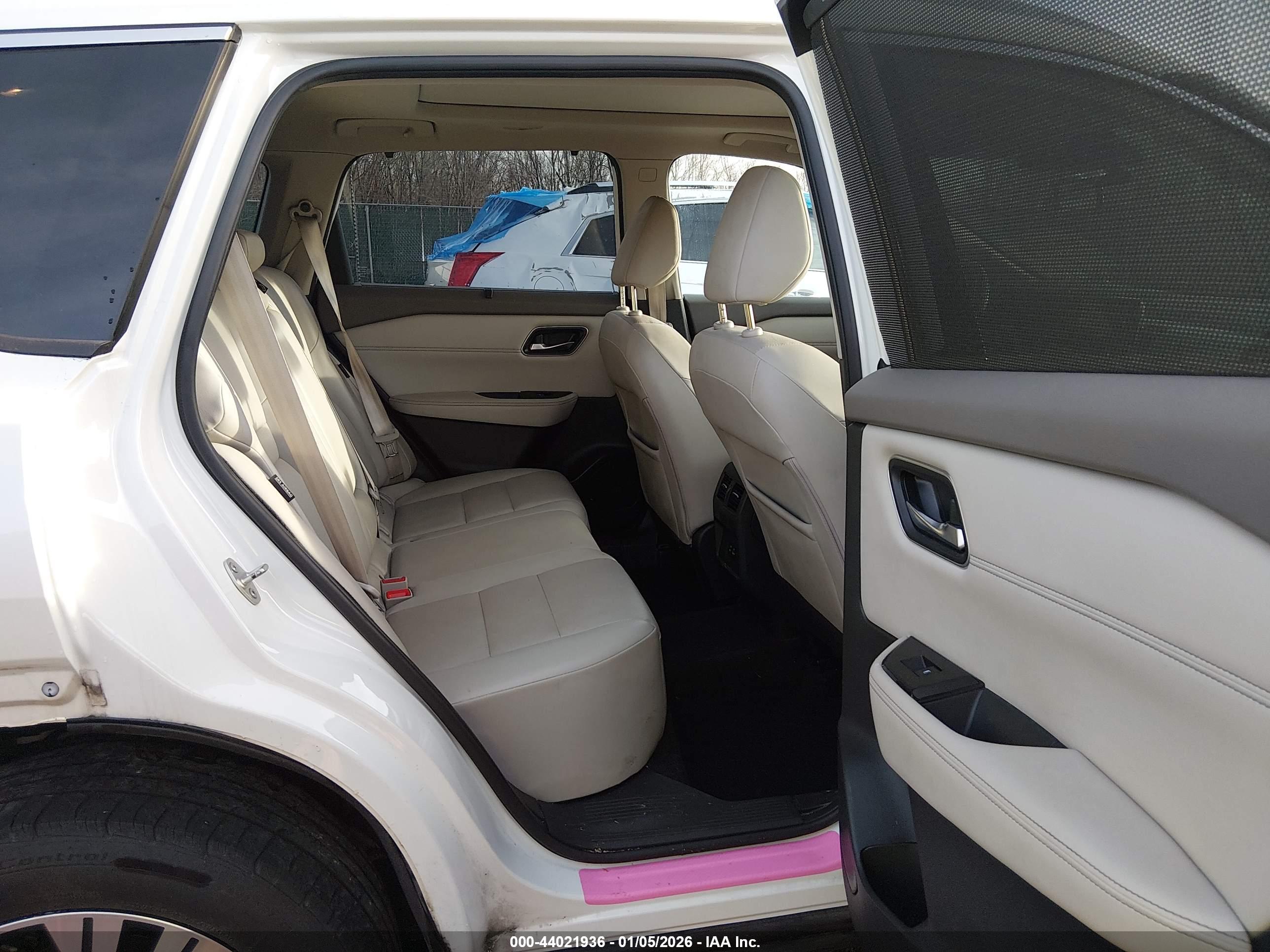 NISSAN ROGUE image 8