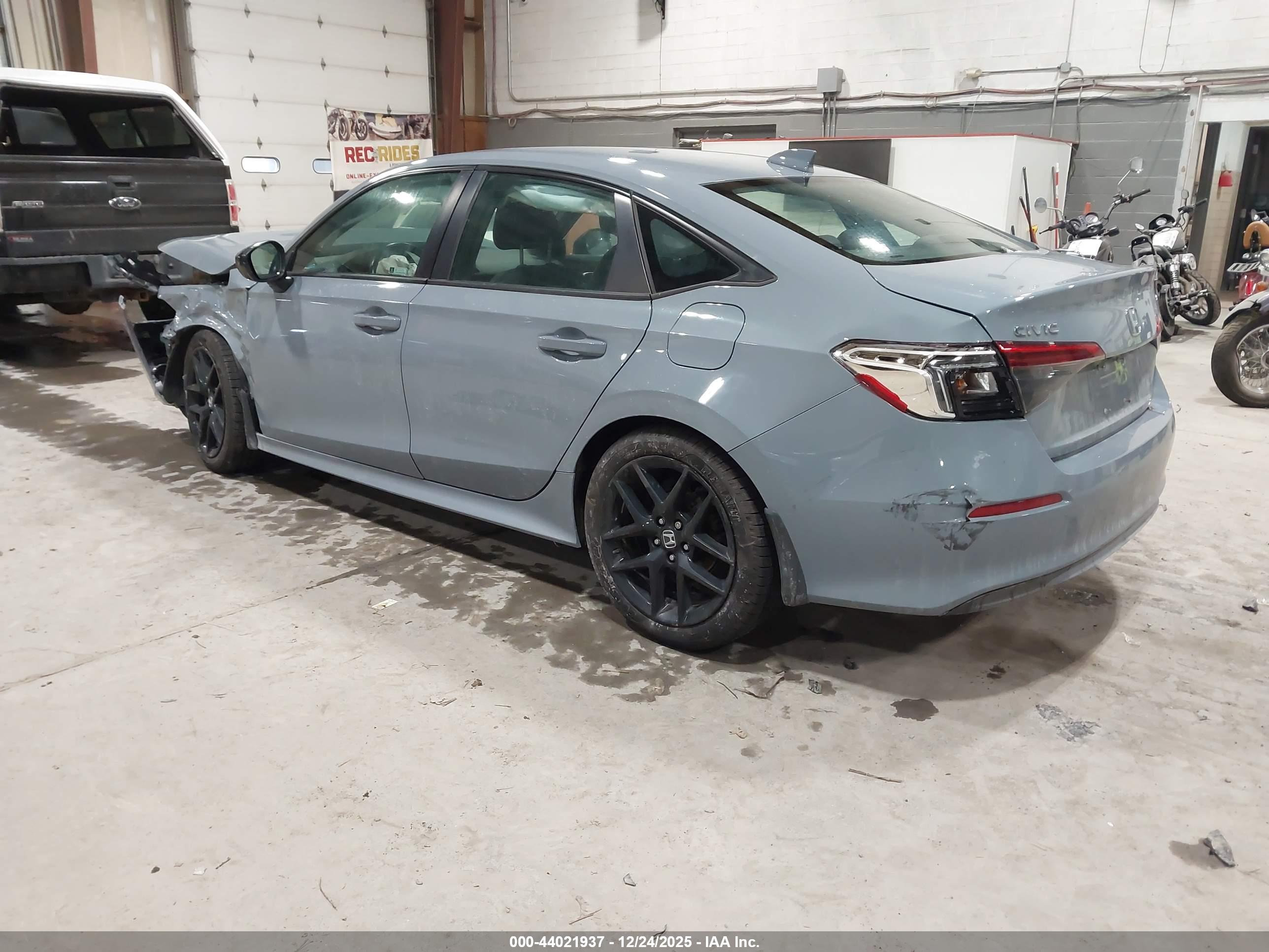 HONDA CIVIC image 3