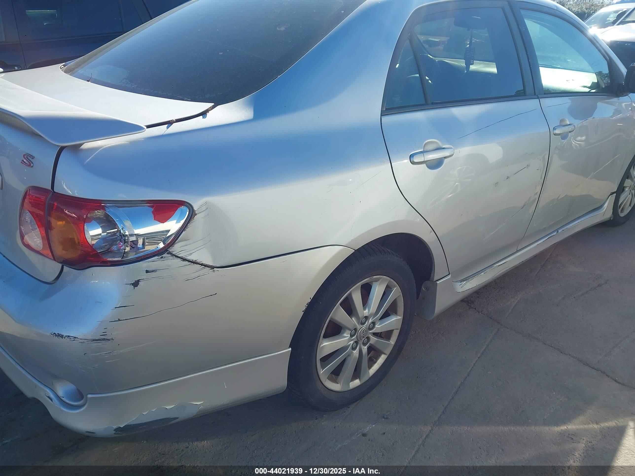 TOYOTA COROLLA image 6