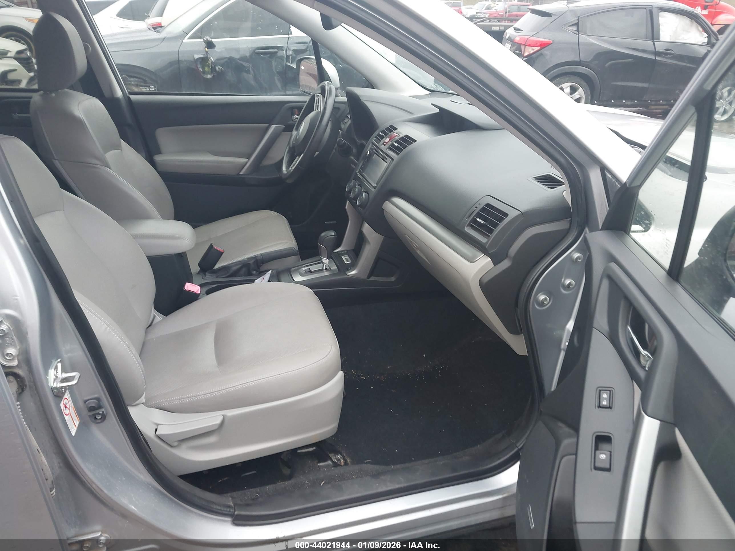 SUBARU FORESTER image 5