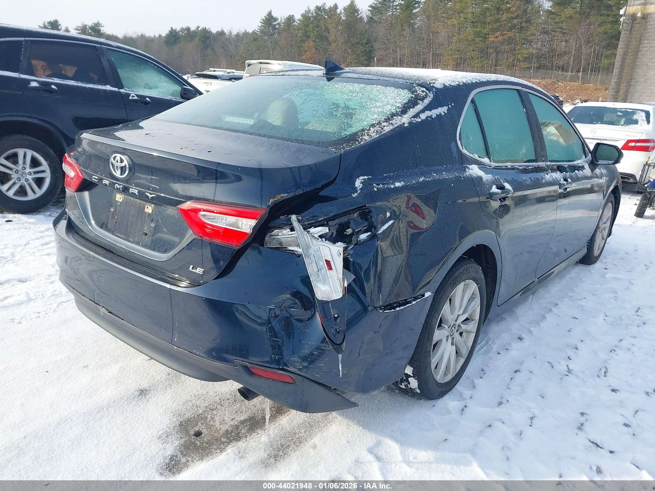 TOYOTA CAMRY image 4
