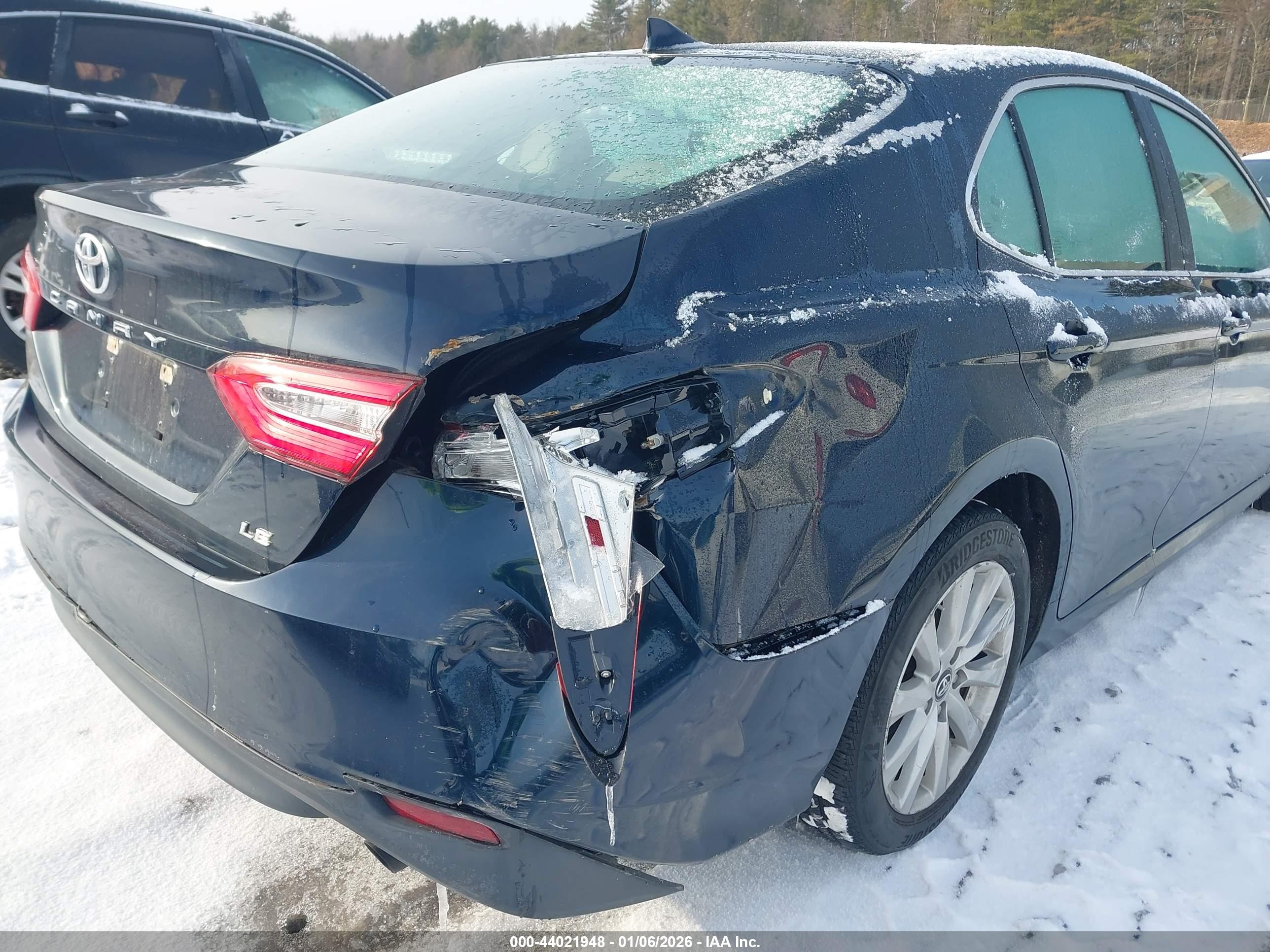 TOYOTA CAMRY image 6
