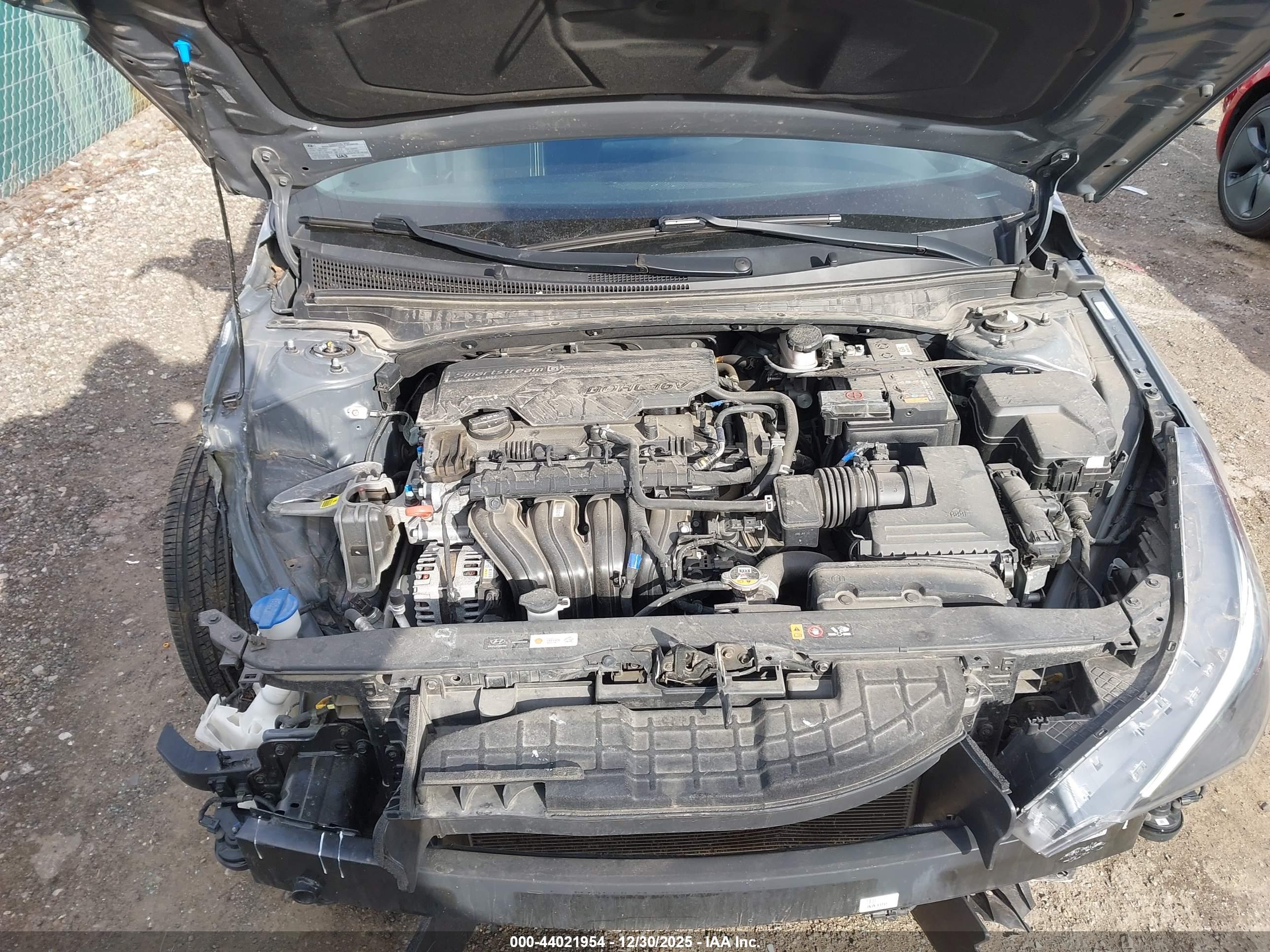 HYUNDAI ELANTRA image 10