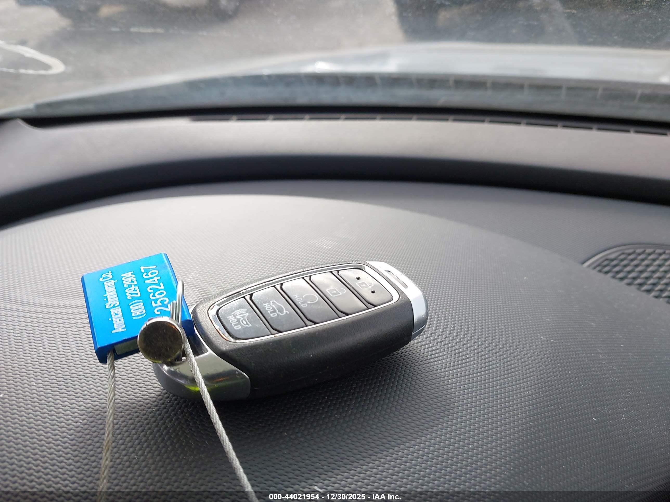 HYUNDAI ELANTRA image 11