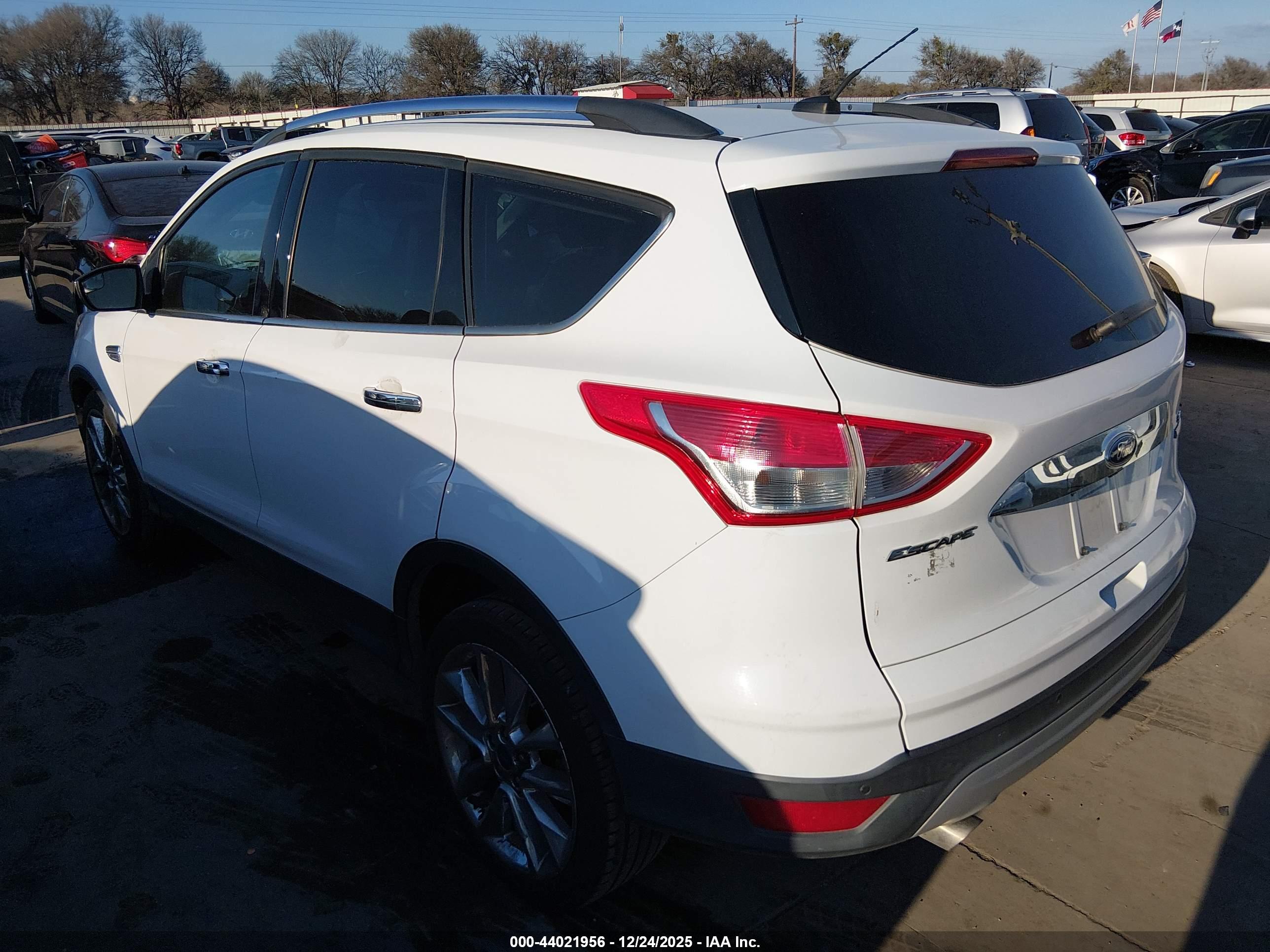 FORD ESCAPE image 3
