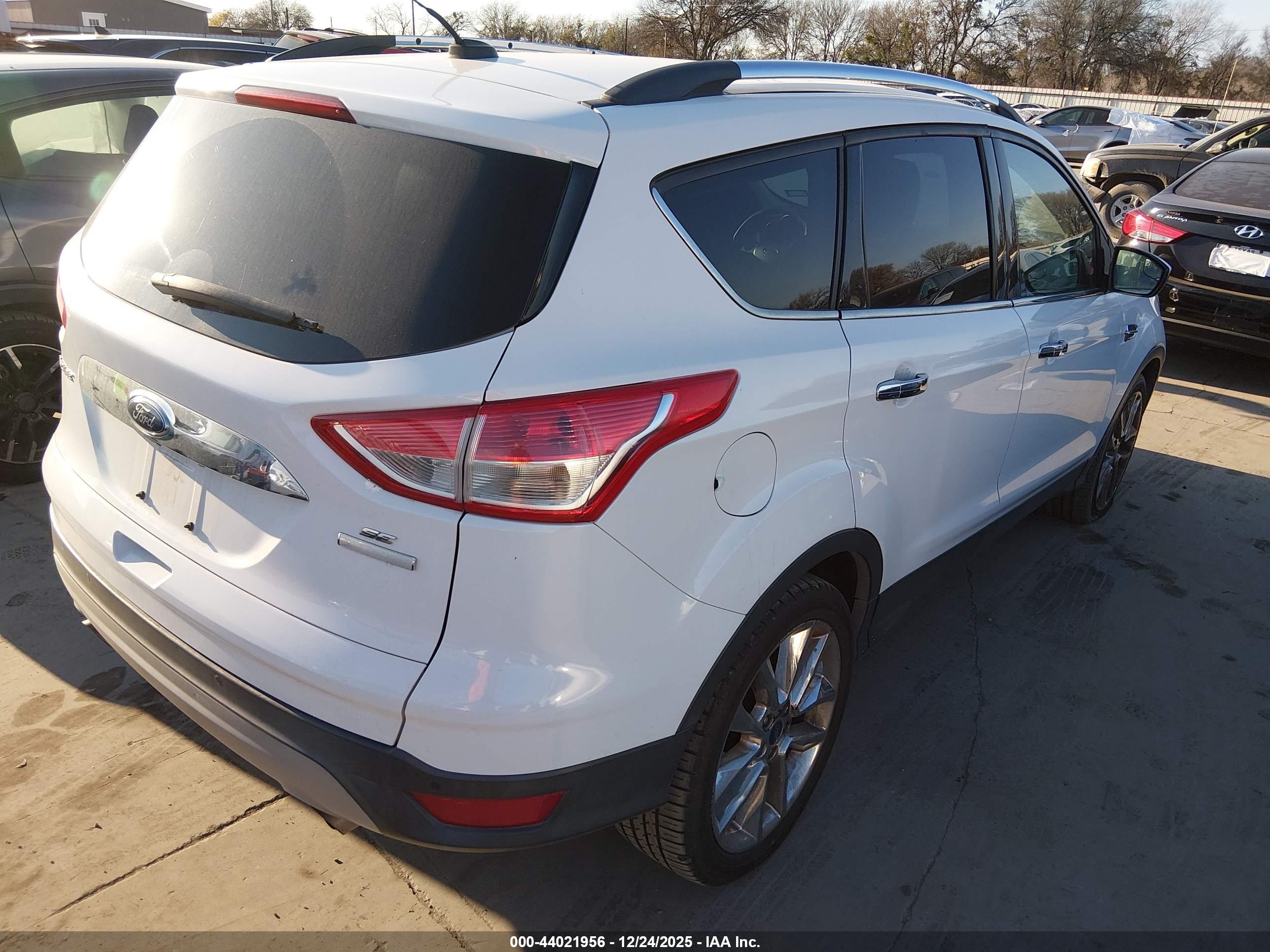 FORD ESCAPE image 4
