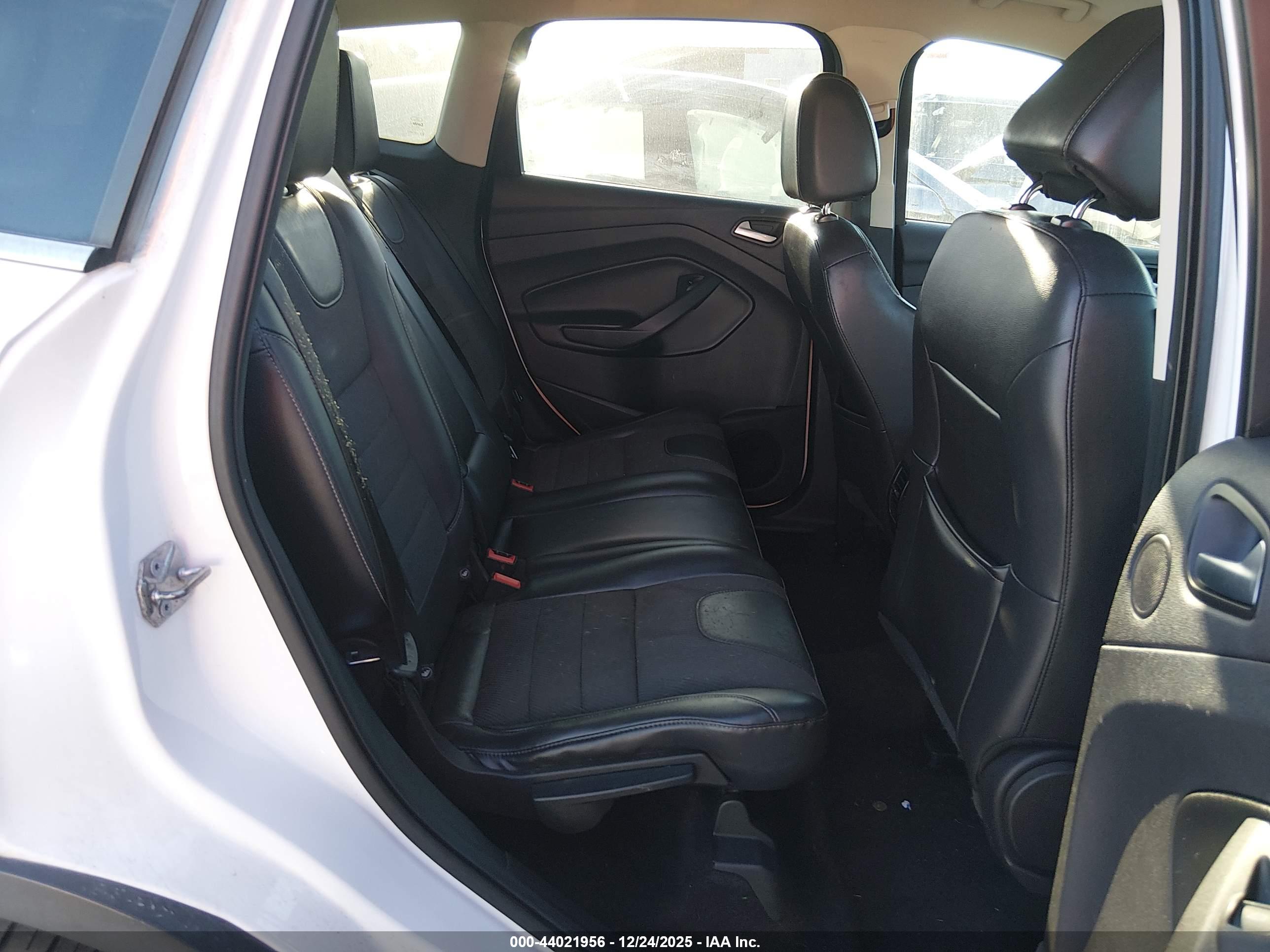 FORD ESCAPE image 8