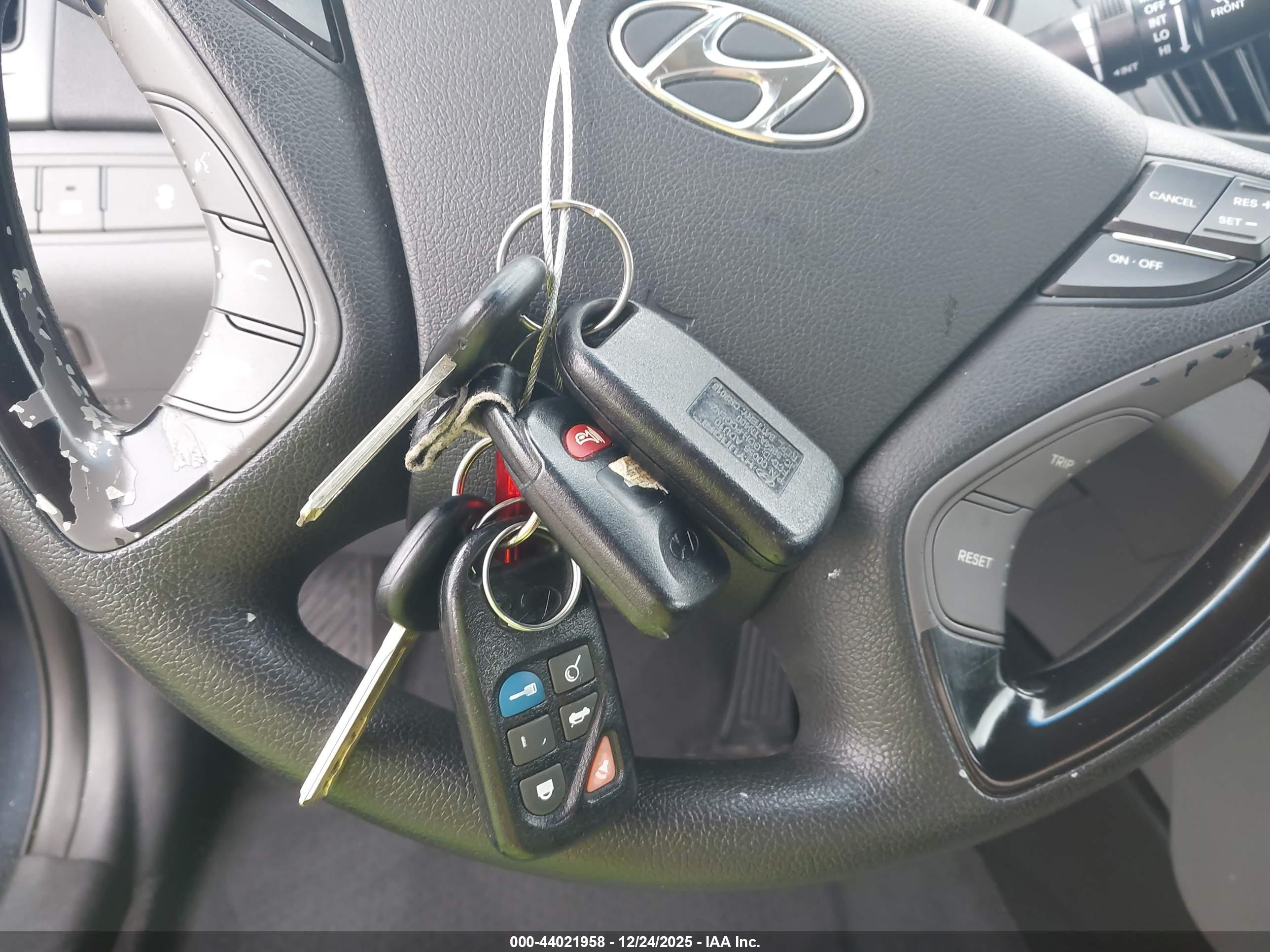 HYUNDAI SONATA image 11