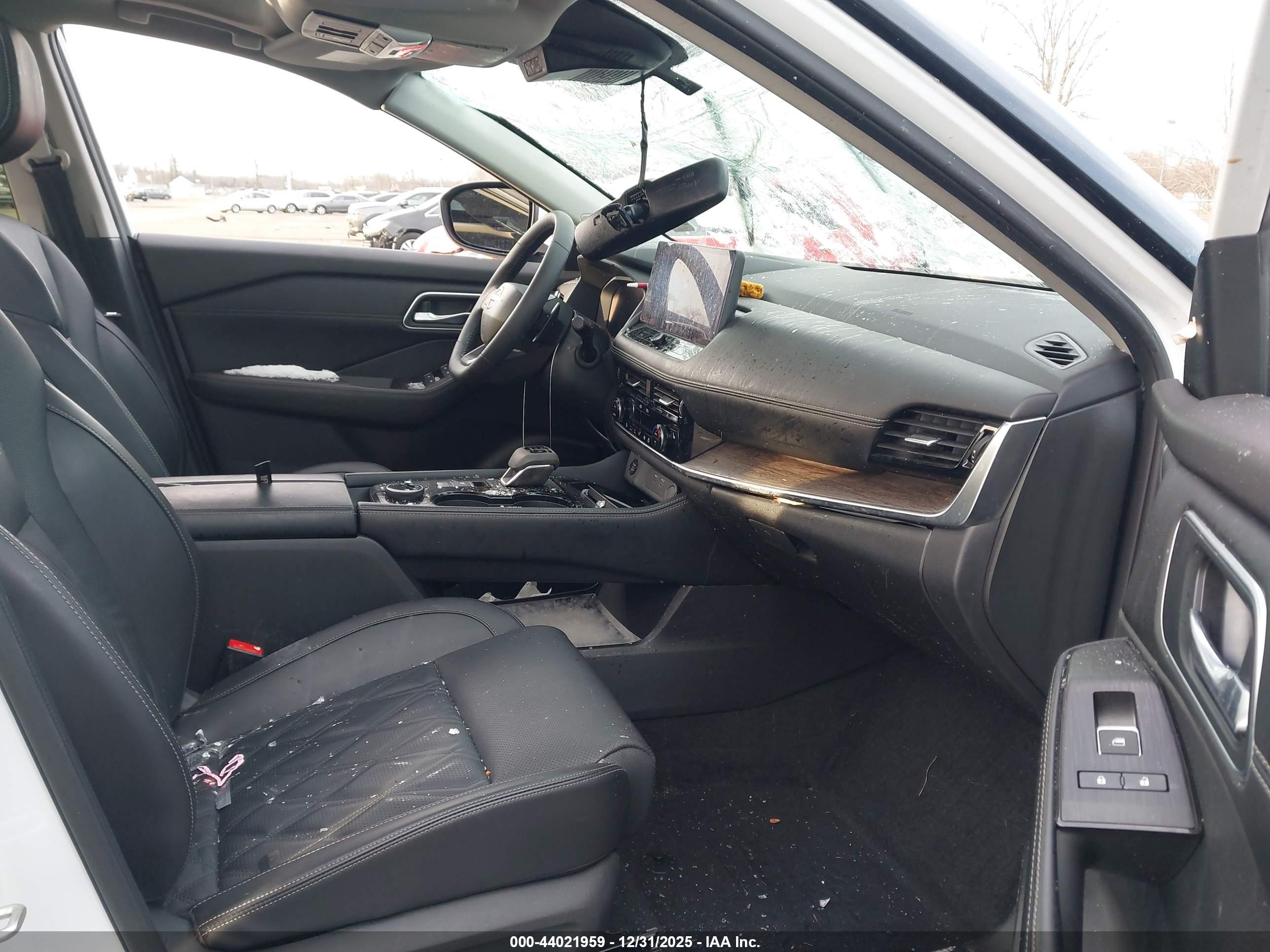 NISSAN ROGUE image 5
