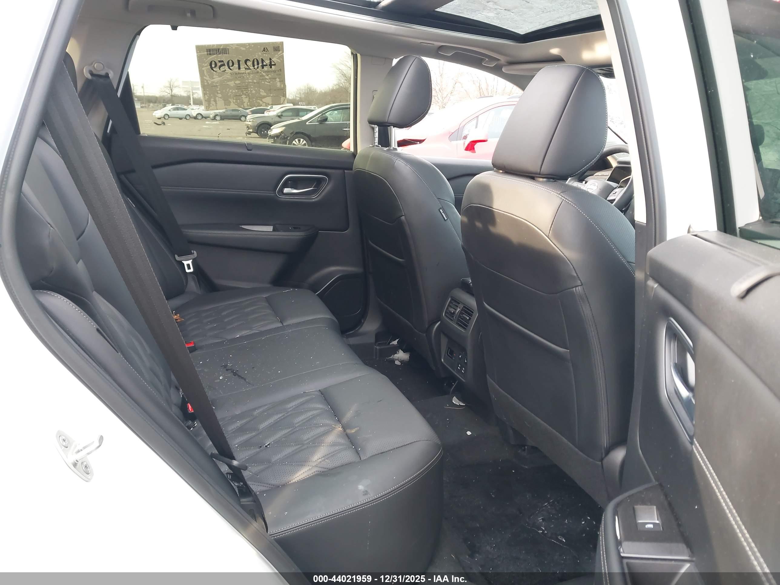 NISSAN ROGUE image 8