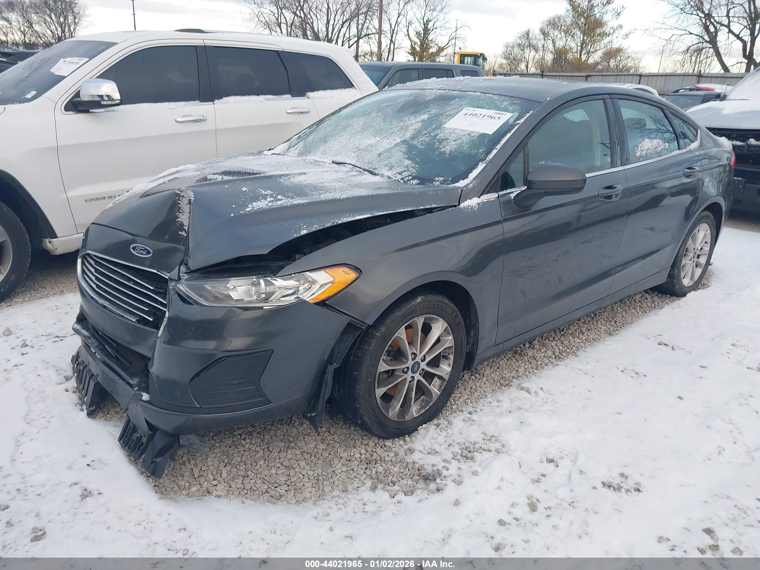 FORD FUSION image 2