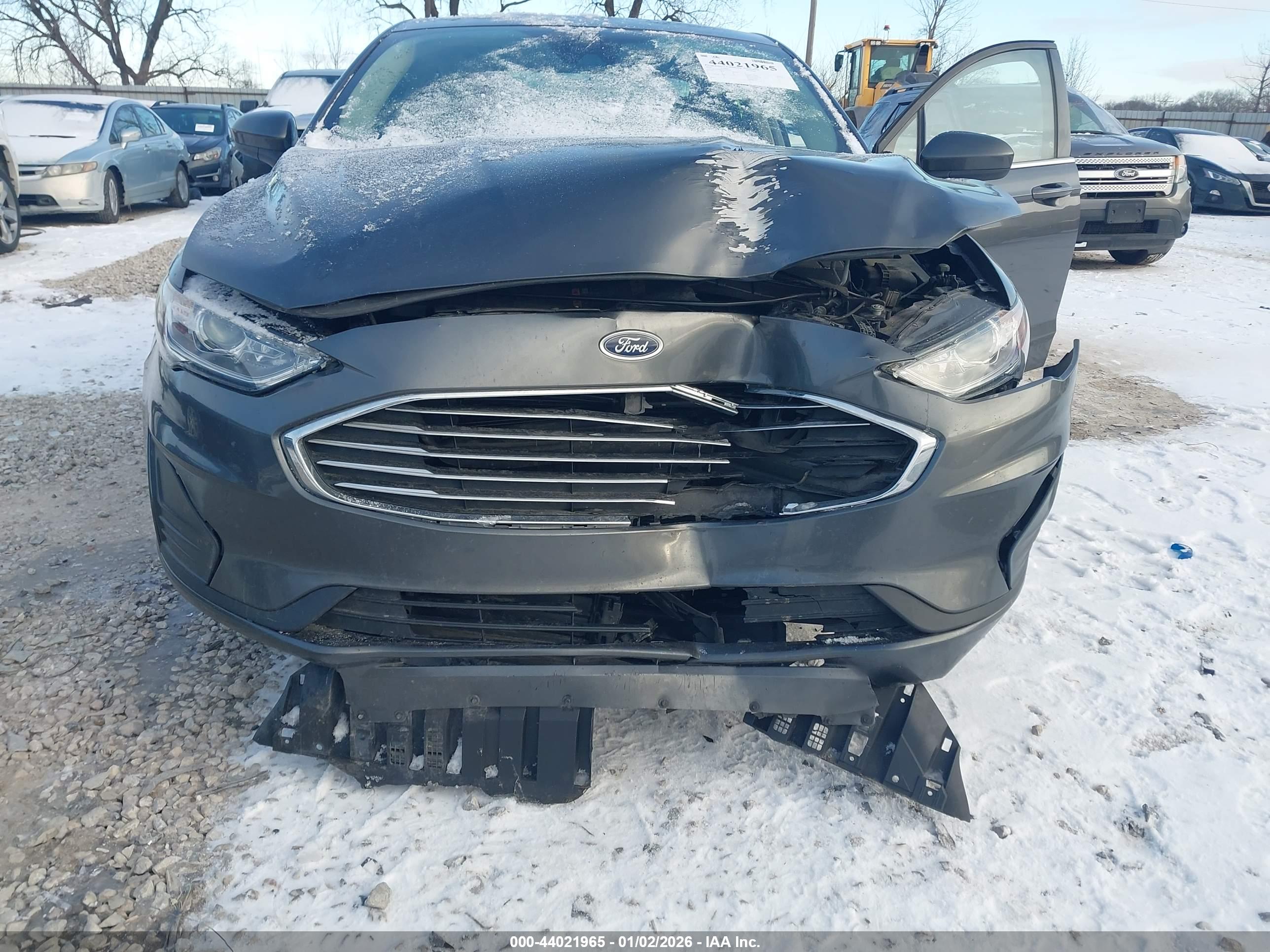 FORD FUSION image 6