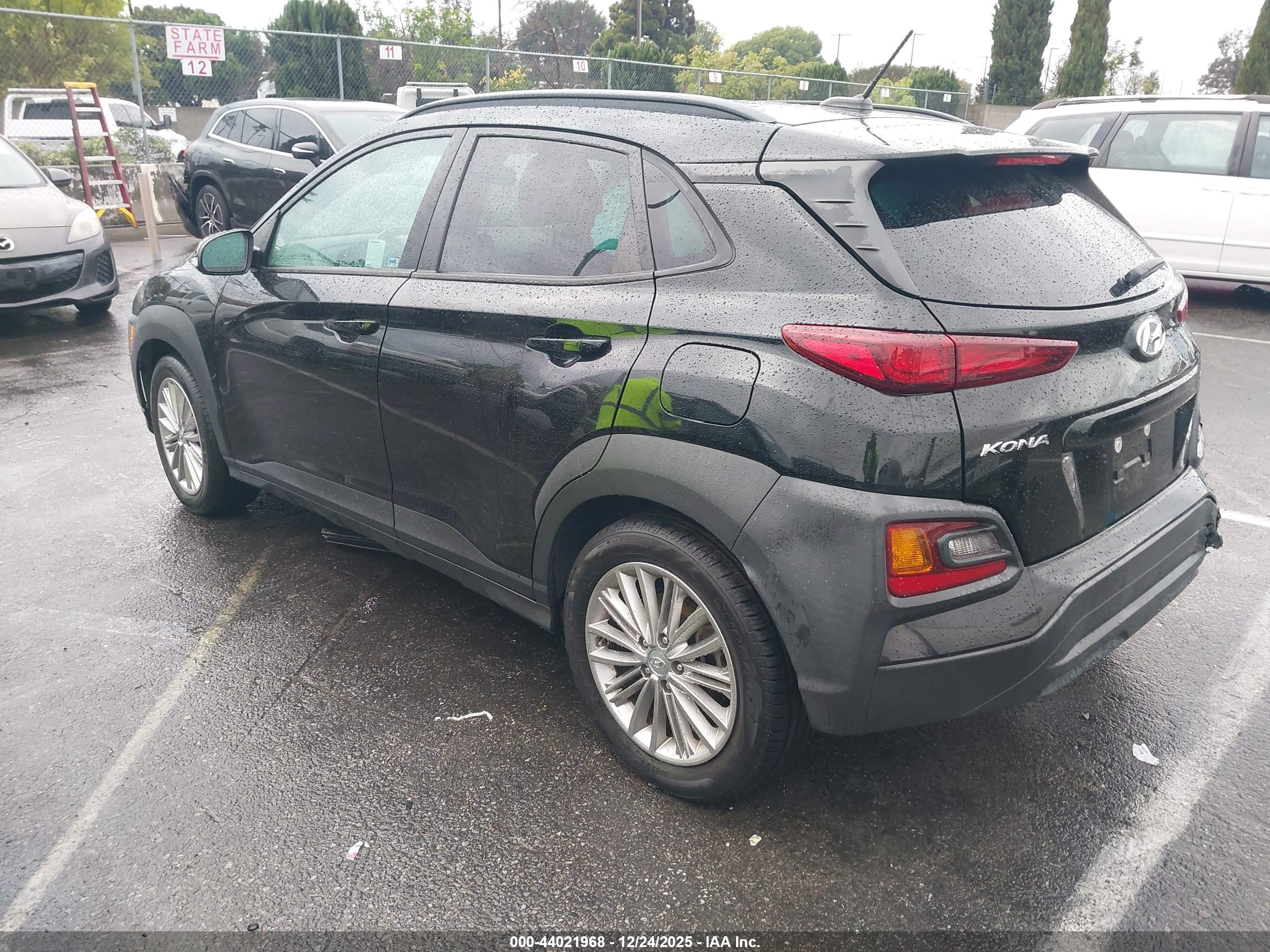 HYUNDAI KONA image 3