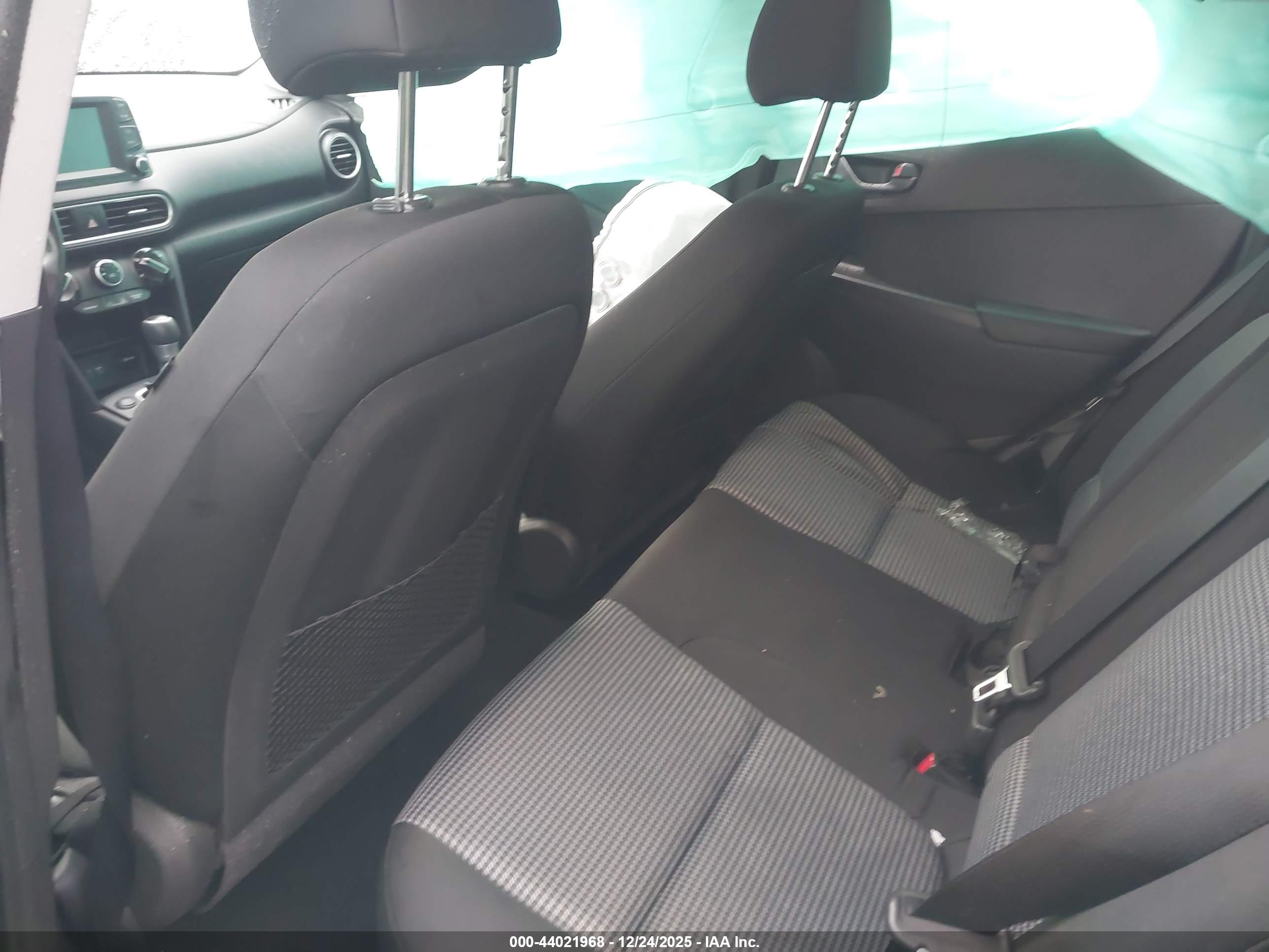 HYUNDAI KONA image 8