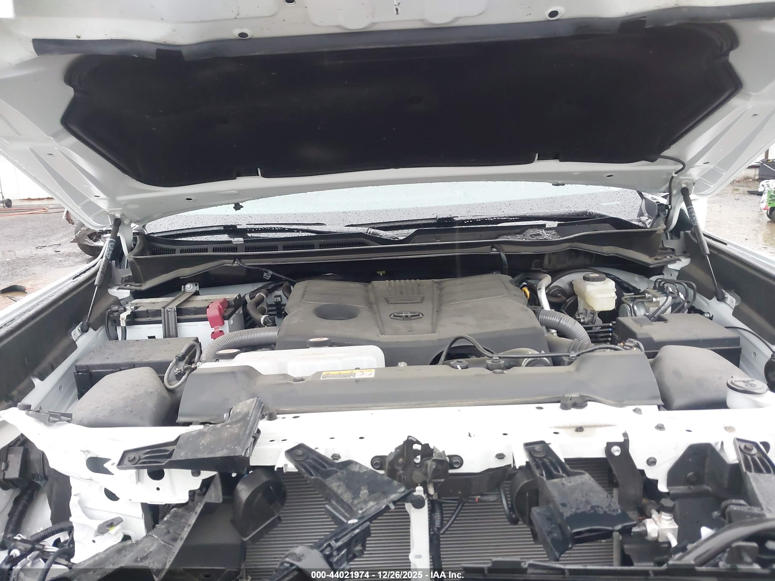 TOYOTA TUNDRA image 10