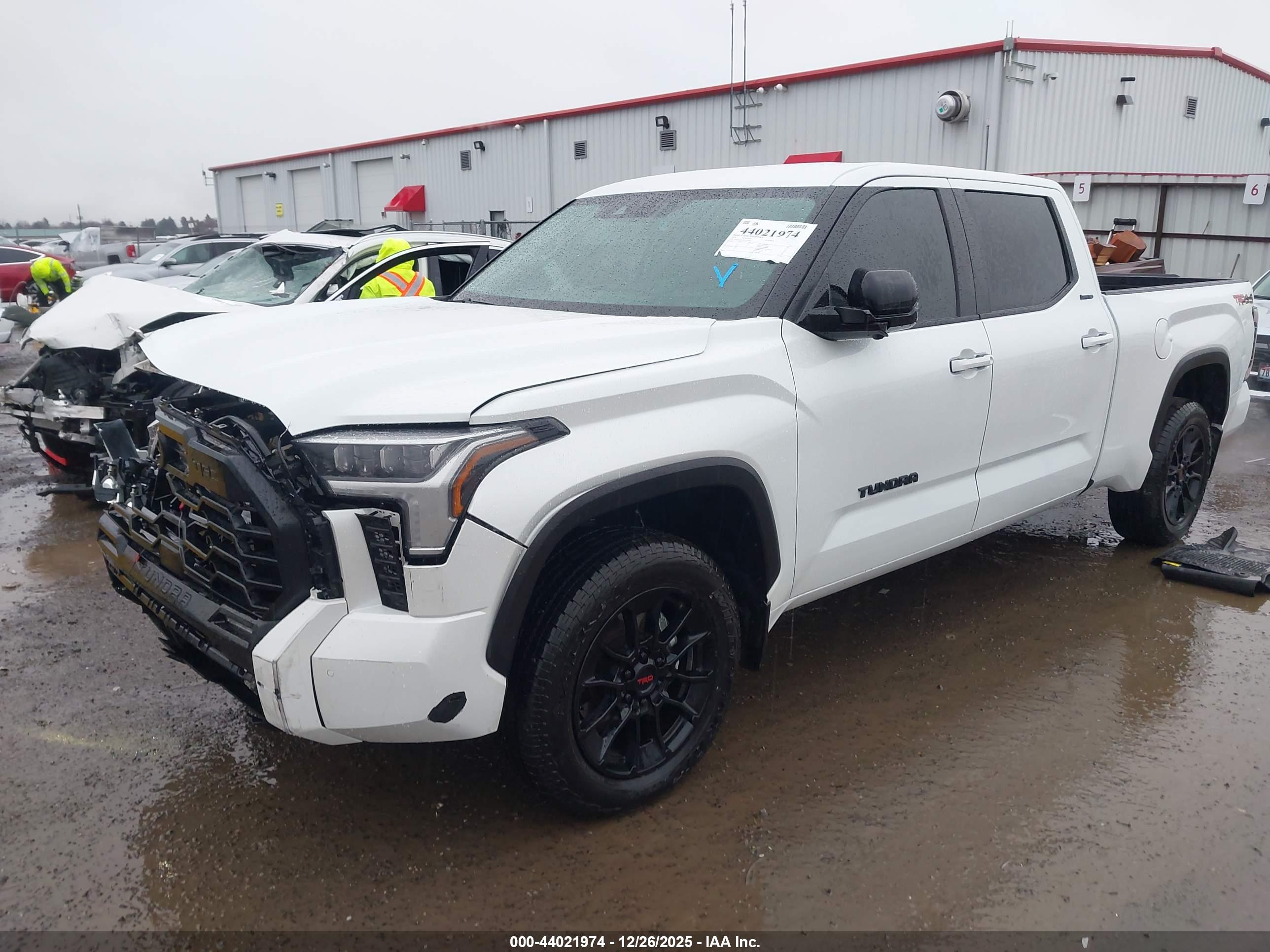 TOYOTA TUNDRA image 2