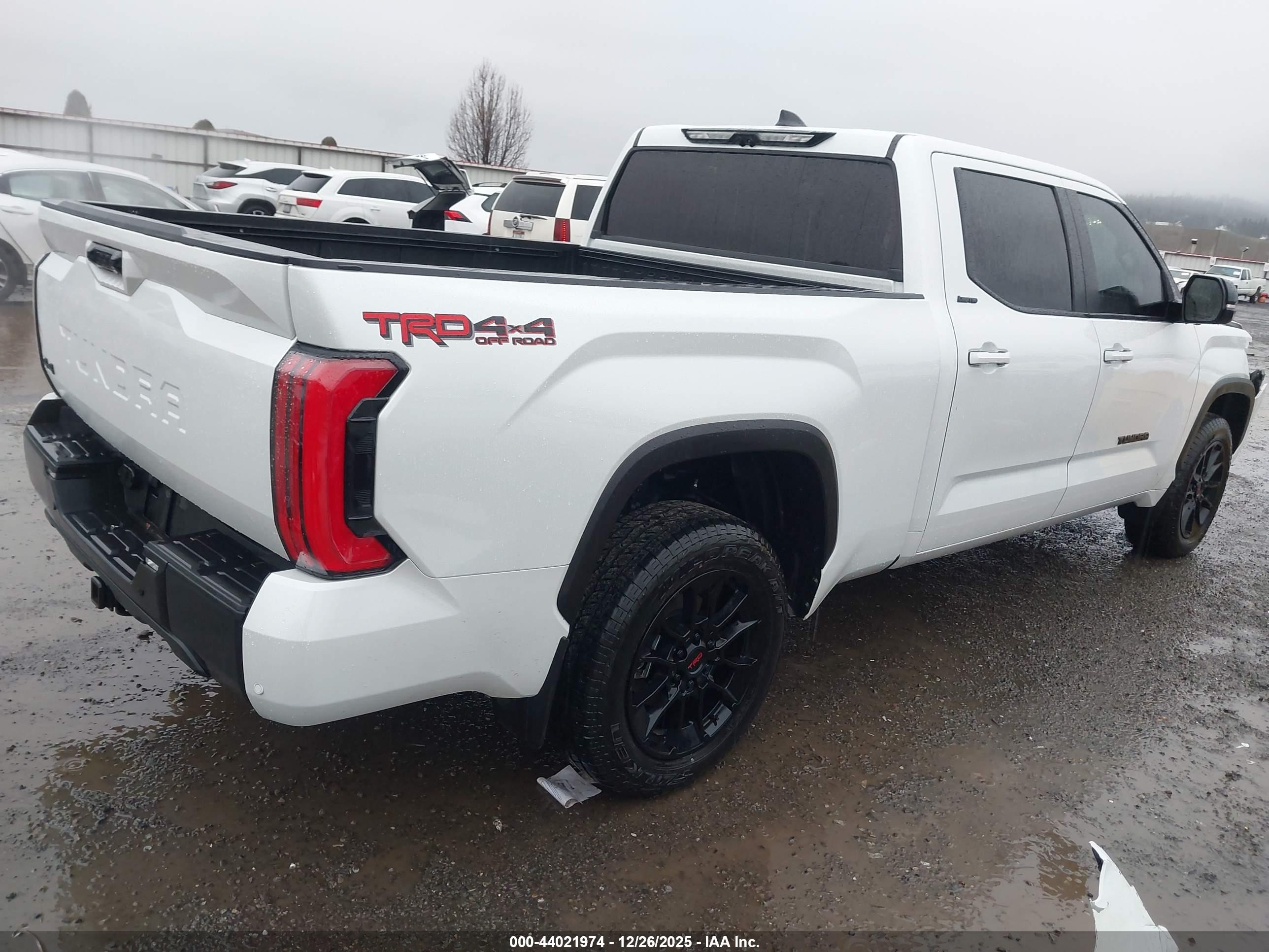 TOYOTA TUNDRA image 4