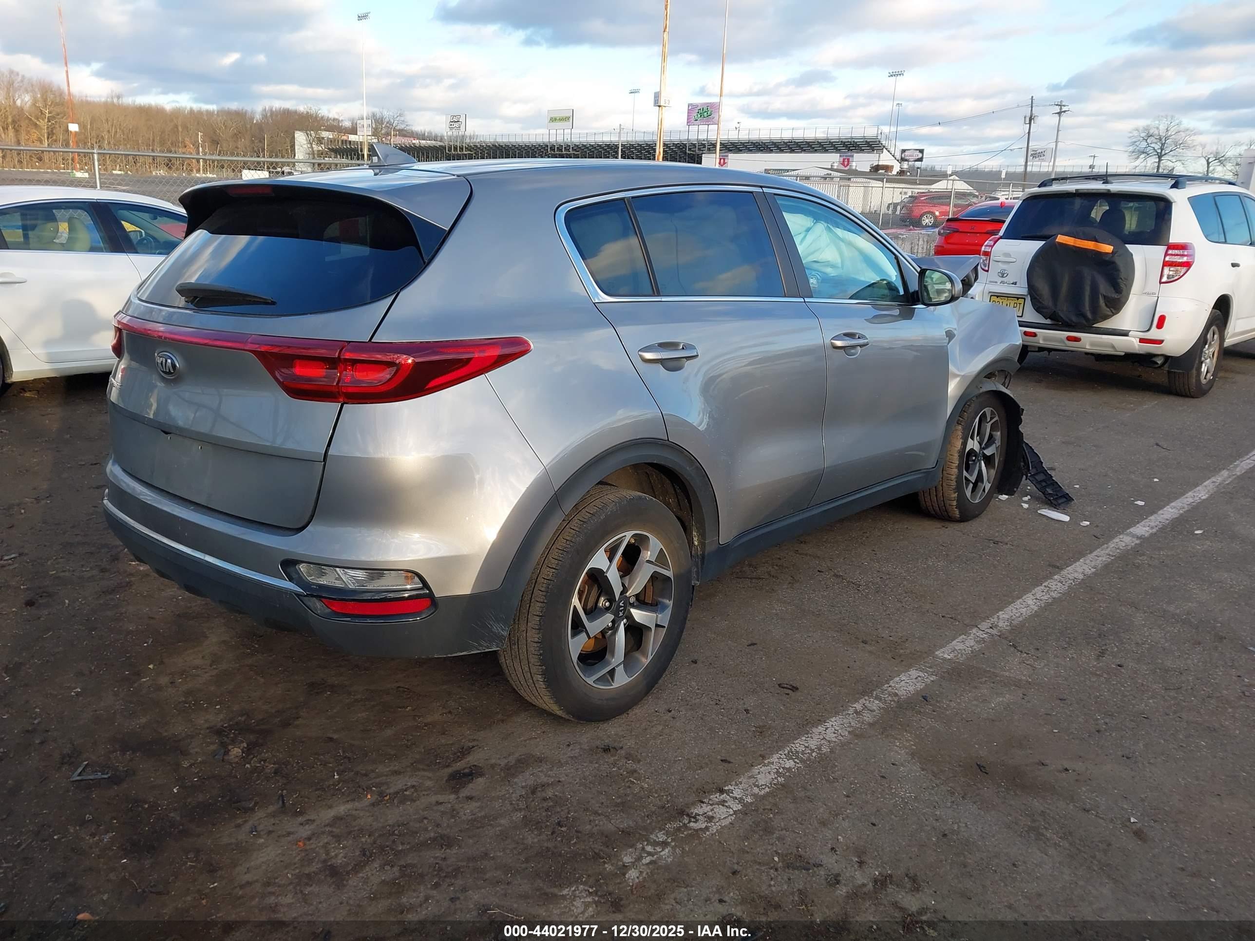 KIA SPORTAGE image 4