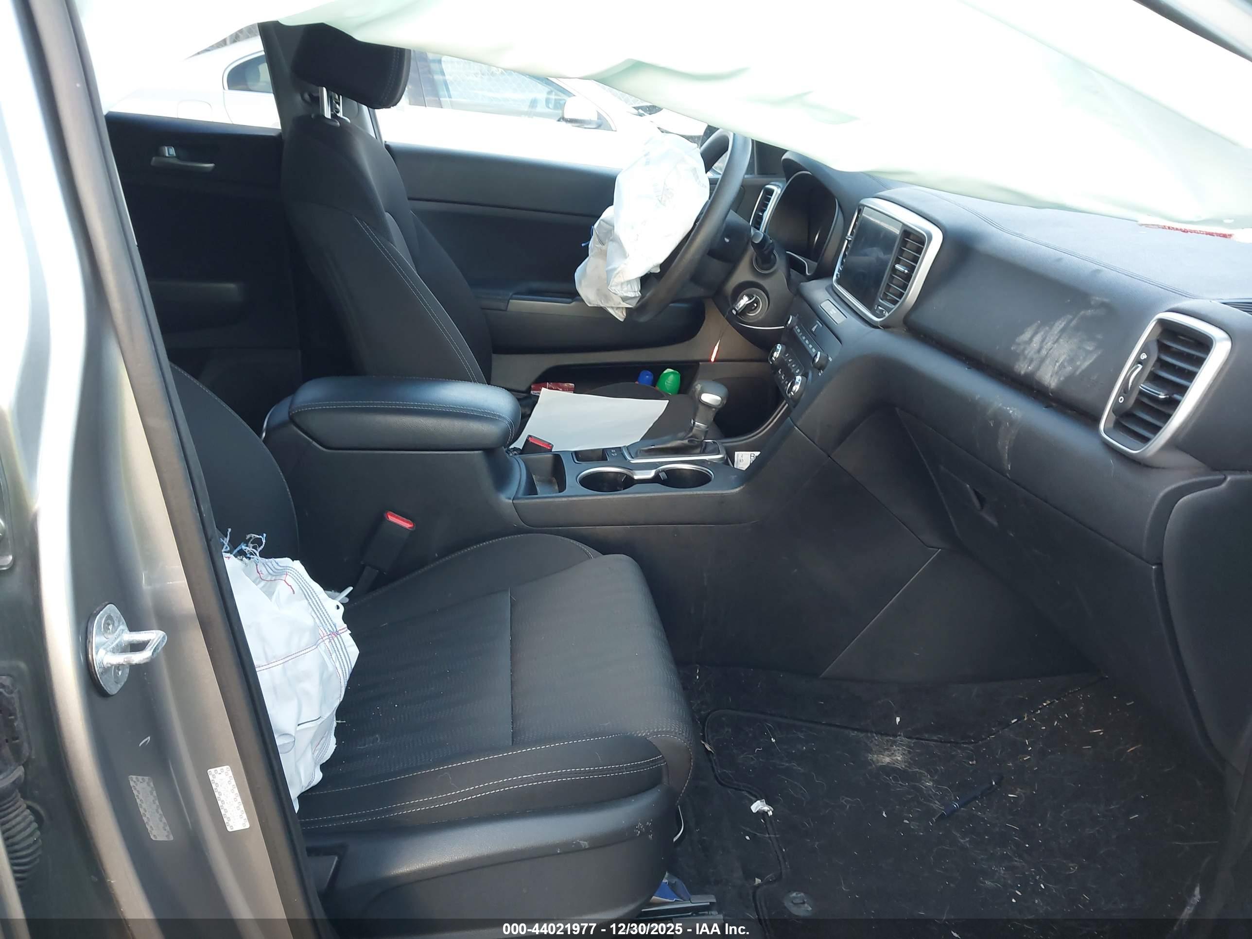 KIA SPORTAGE image 5