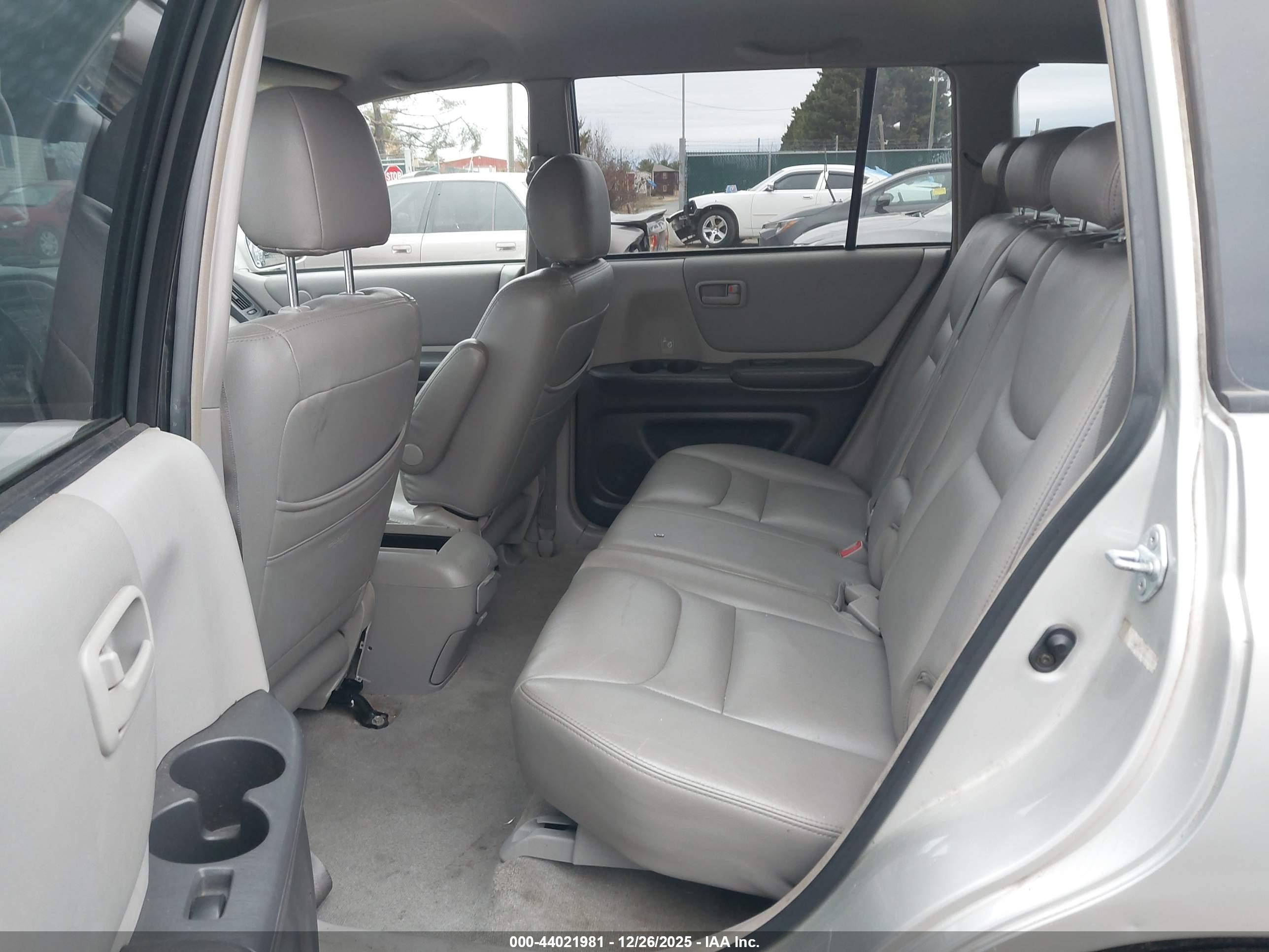 TOYOTA HIGHLANDER image 8