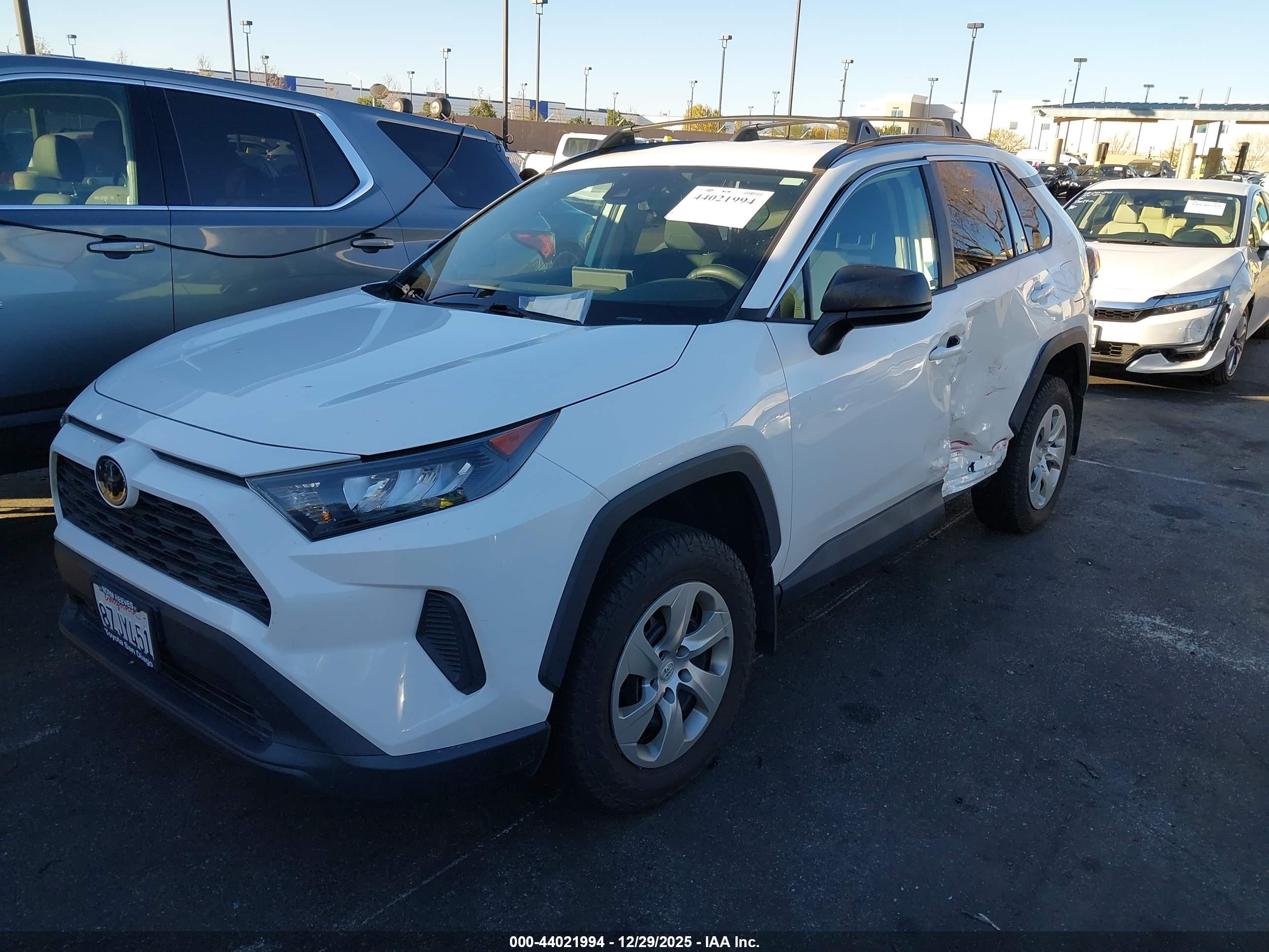 TOYOTA RAV4 image 2