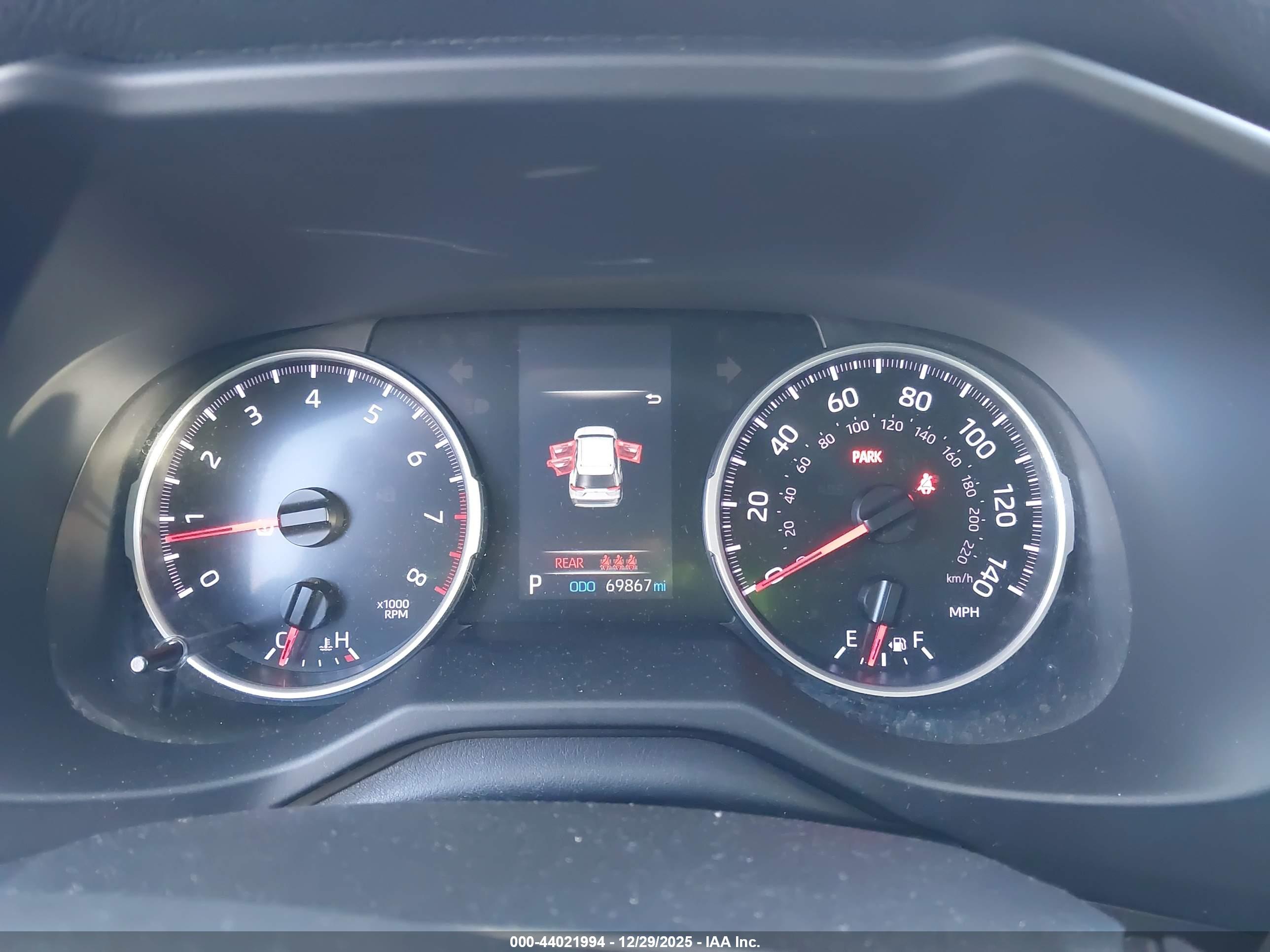 TOYOTA RAV4 image 7