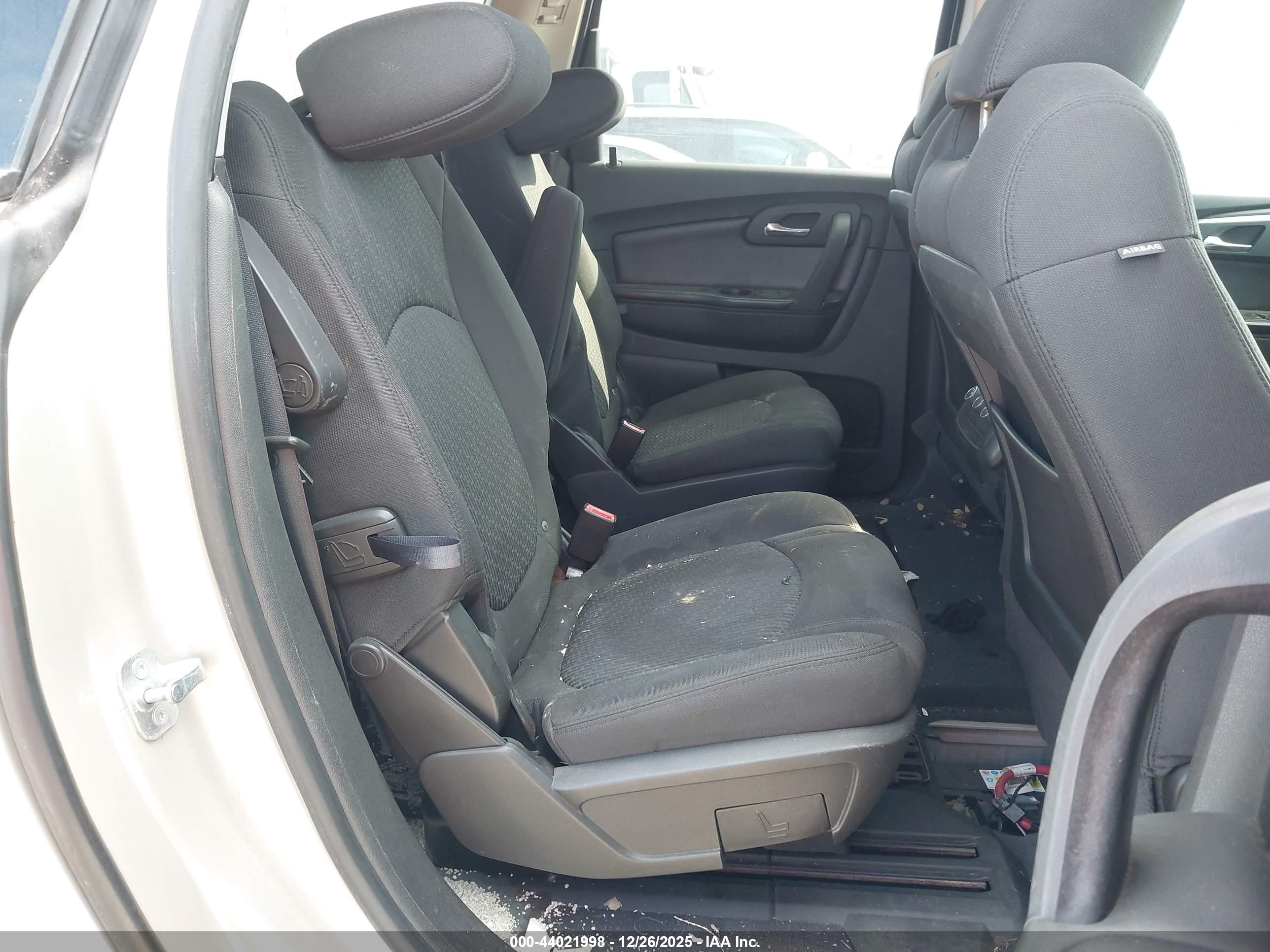 CHEVROLET TRAVERSE image 8