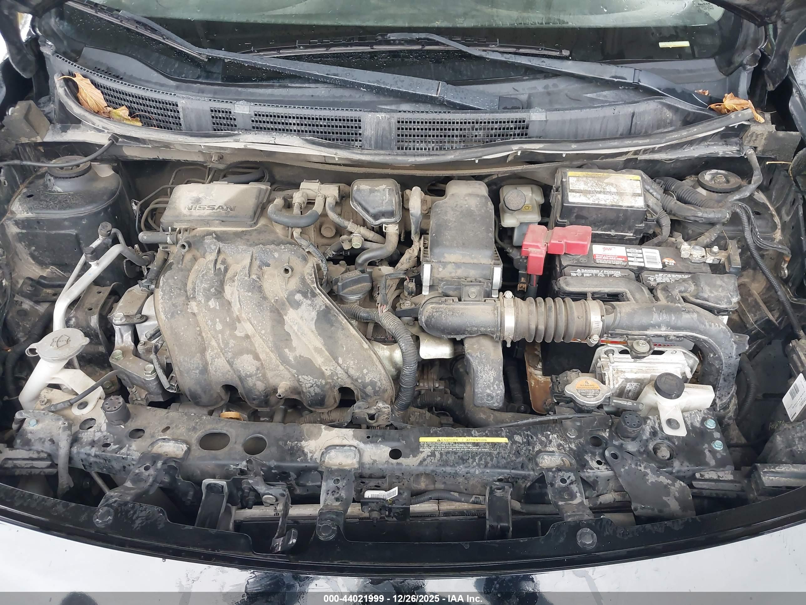 NISSAN VERSA image 10