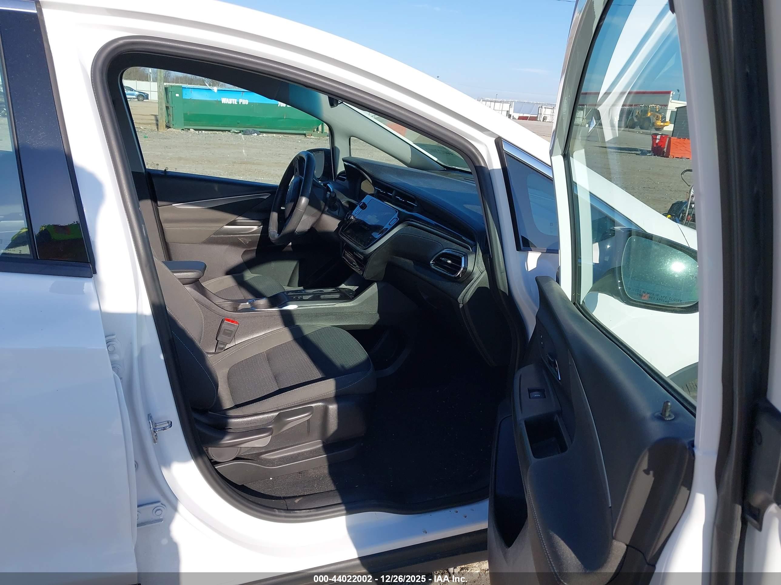 CHEVROLET BOLT image 5
