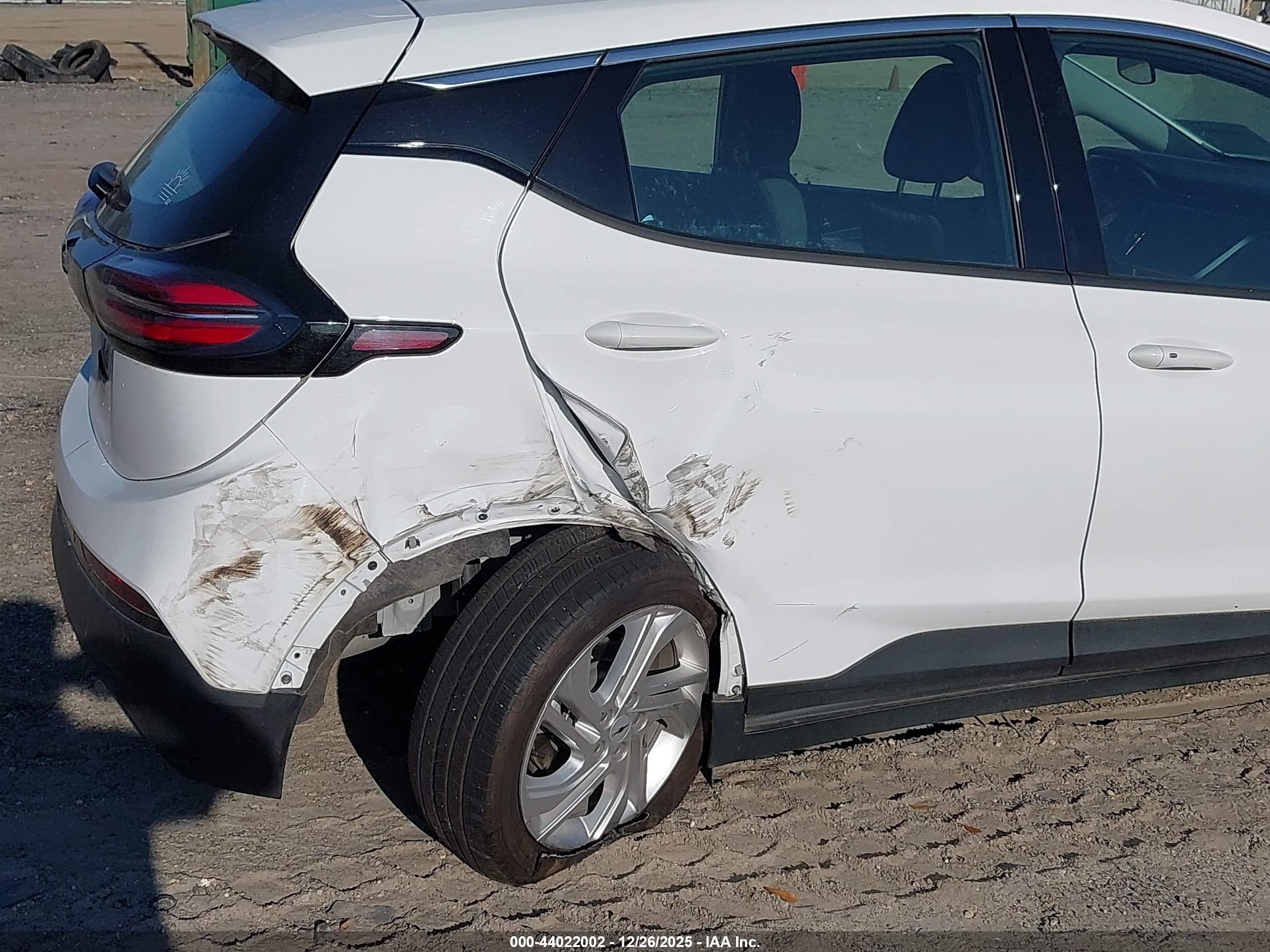 CHEVROLET BOLT image 6